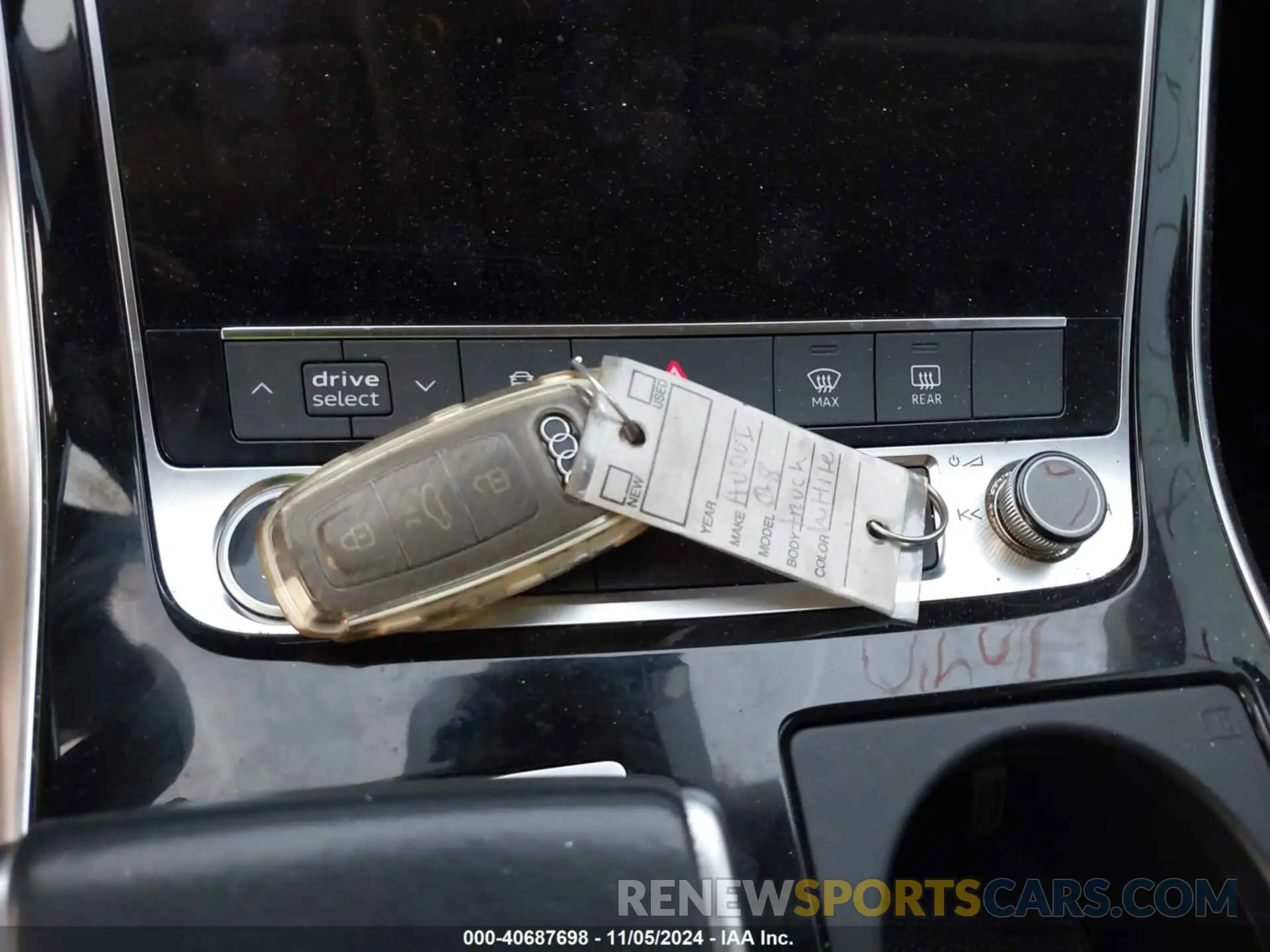 11 Photograph of a damaged car WA1EVAF1XMD003817 AUDI Q8 2021
