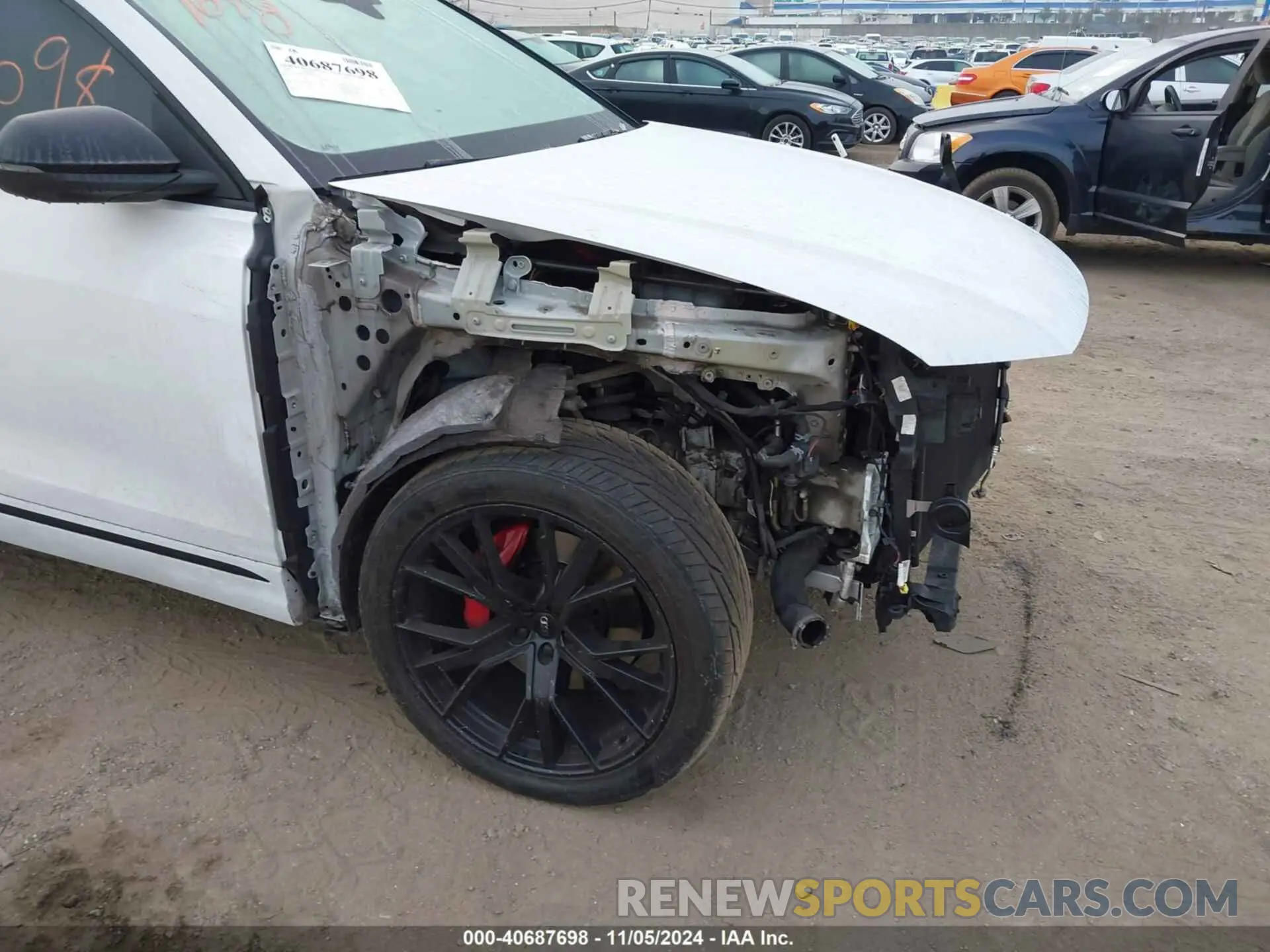18 Photograph of a damaged car WA1EVAF1XMD003817 AUDI Q8 2021