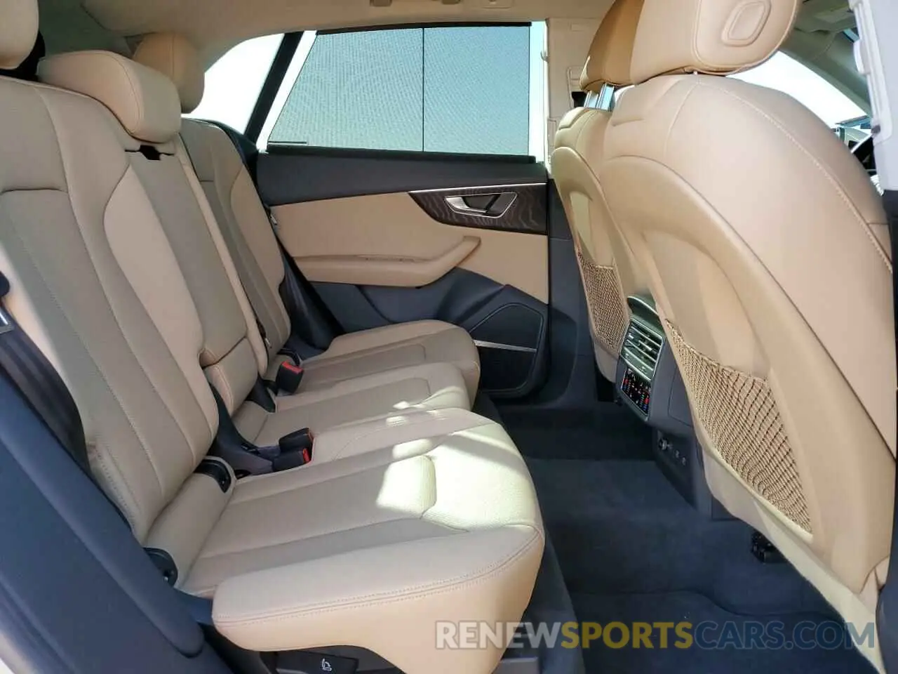 11 Photograph of a damaged car WA1FVAF14MD027325 AUDI Q8 2021