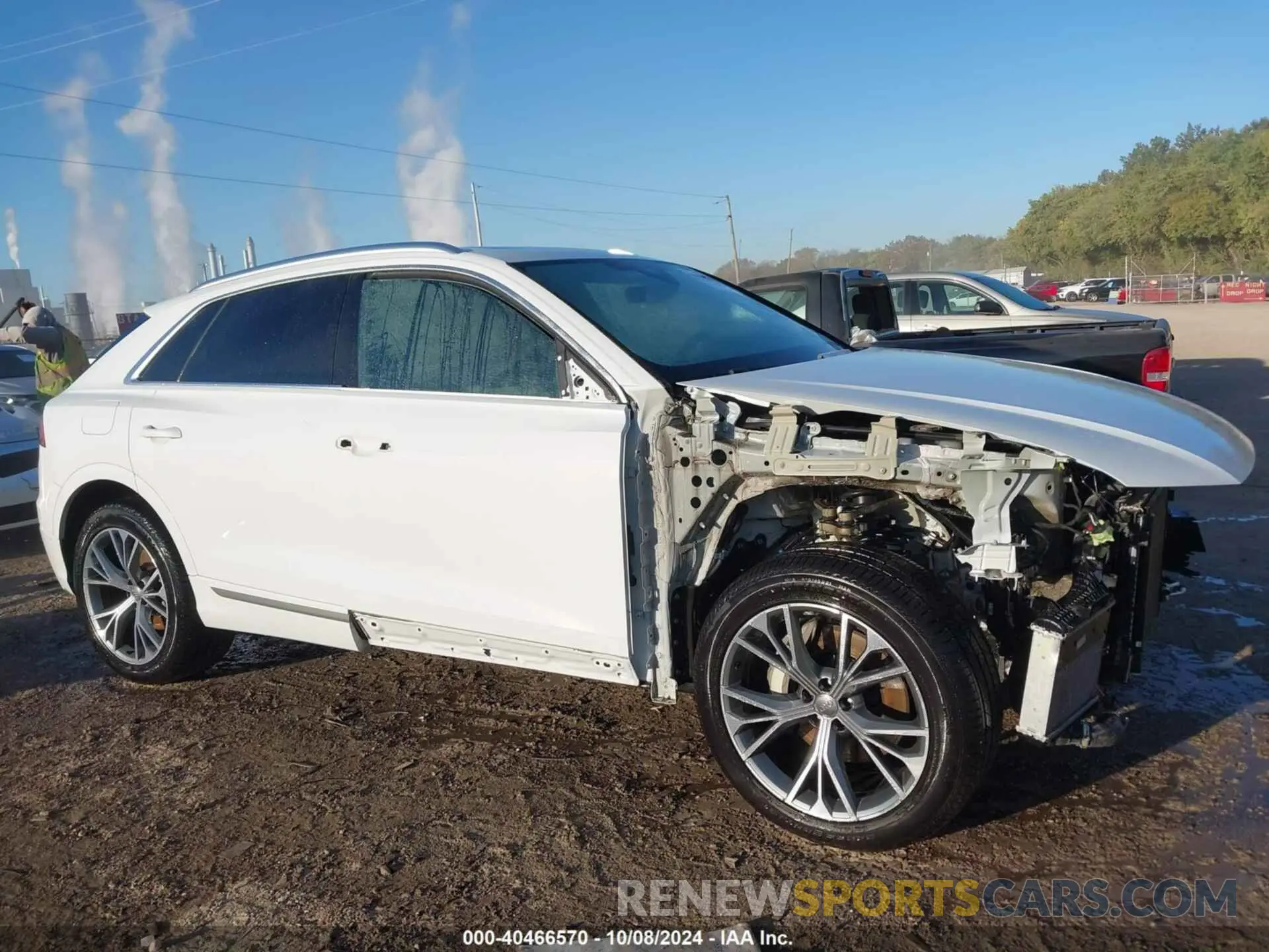 14 Photograph of a damaged car WA1FVAF15MD002109 AUDI Q8 2021