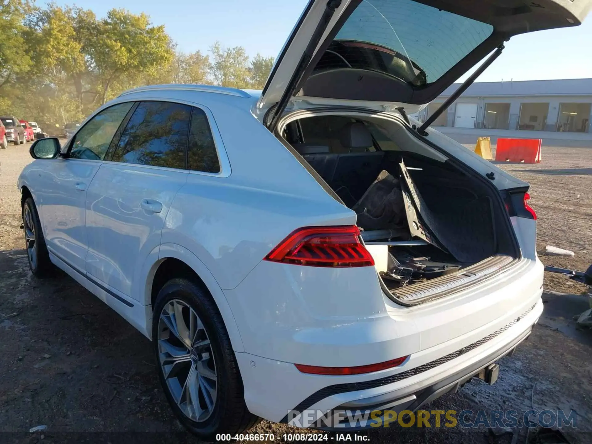3 Photograph of a damaged car WA1FVAF15MD002109 AUDI Q8 2021