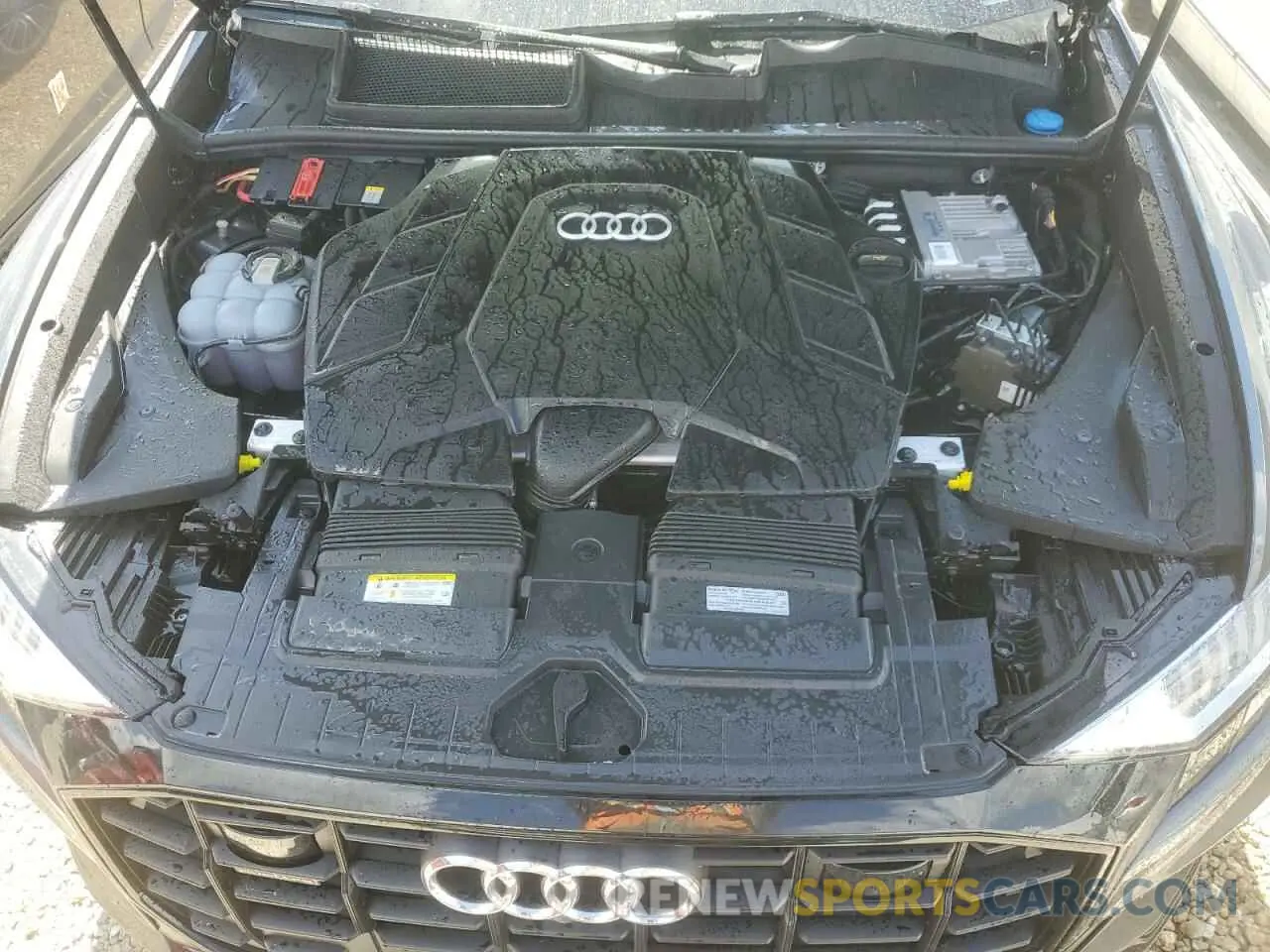 12 Фотография поврежденного автомобиля WA1FVAF19MD012142 AUDI Q8 2021