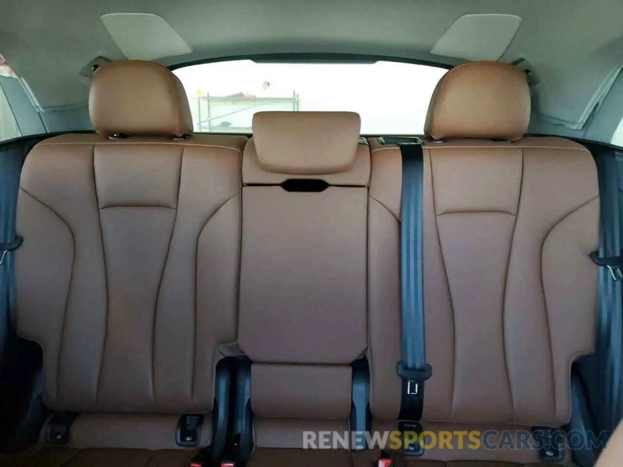 10 Photograph of a damaged car WA1BVBF16ND018678 AUDI Q8 2022