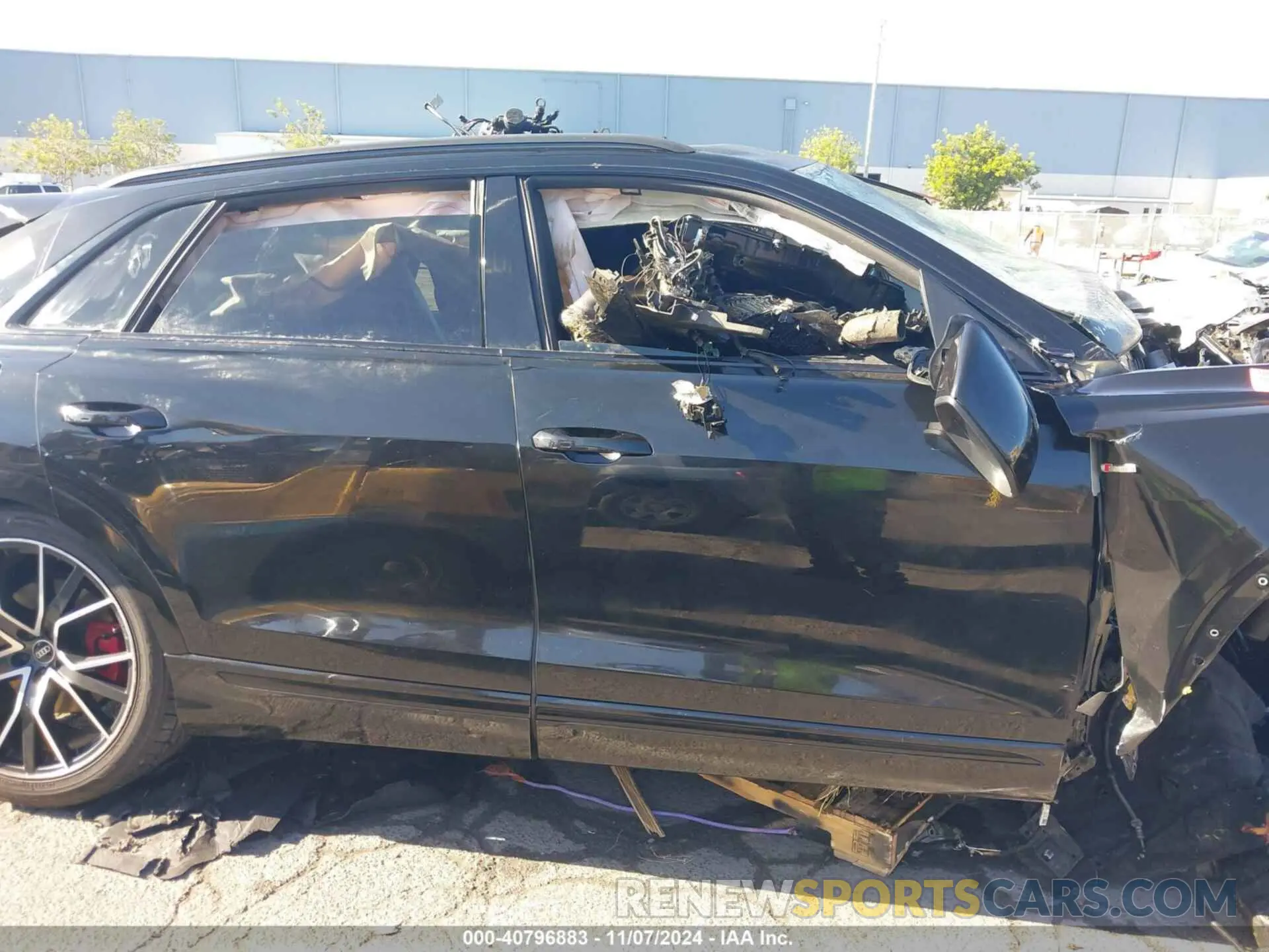 13 Фотография поврежденного автомобиля WA1FVBF10ND006298 AUDI Q8 2022