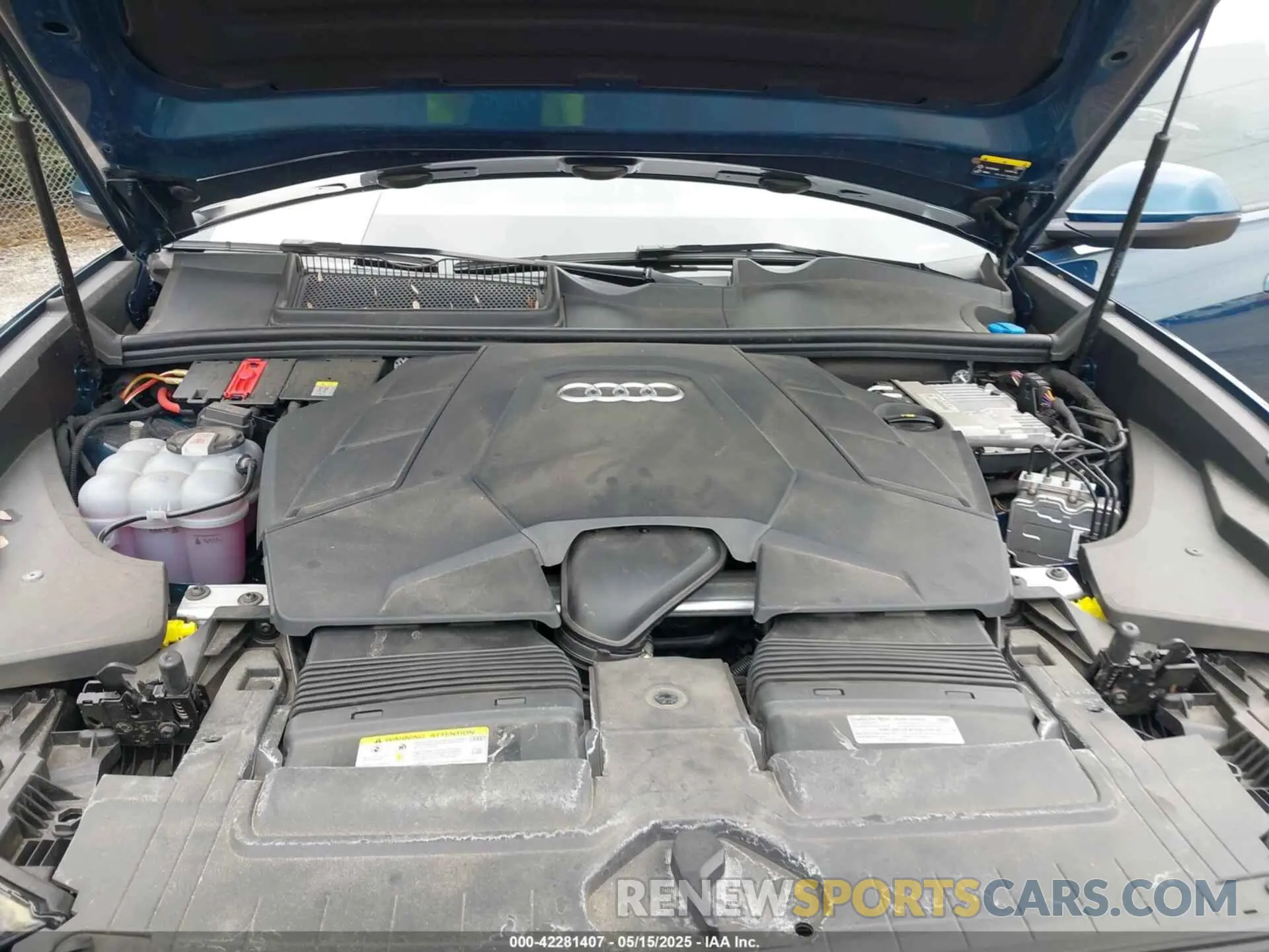 10 Photograph of a damaged car WA1FVBF18ND023396 AUDI Q8 2022