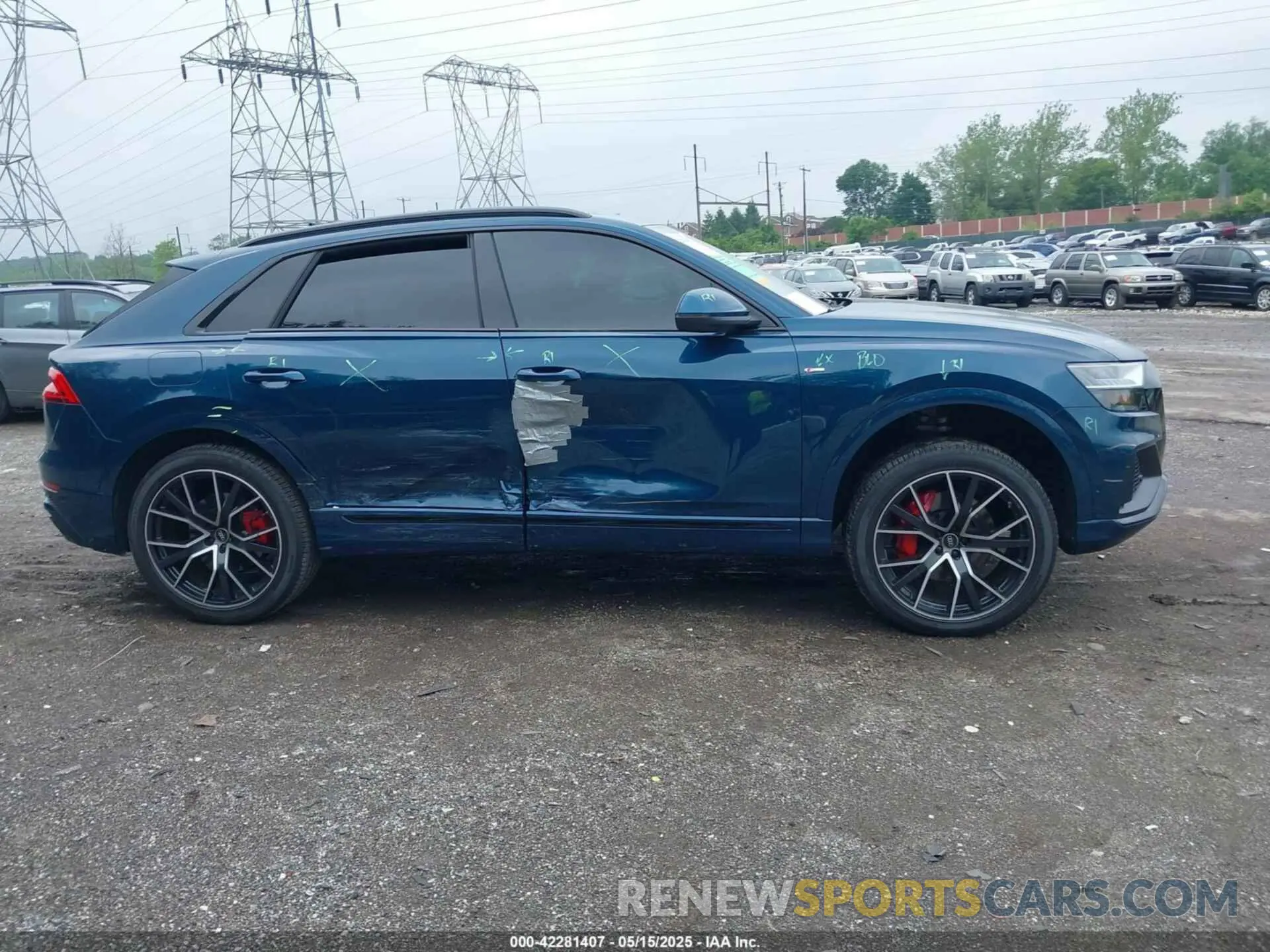 14 Photograph of a damaged car WA1FVBF18ND023396 AUDI Q8 2022
