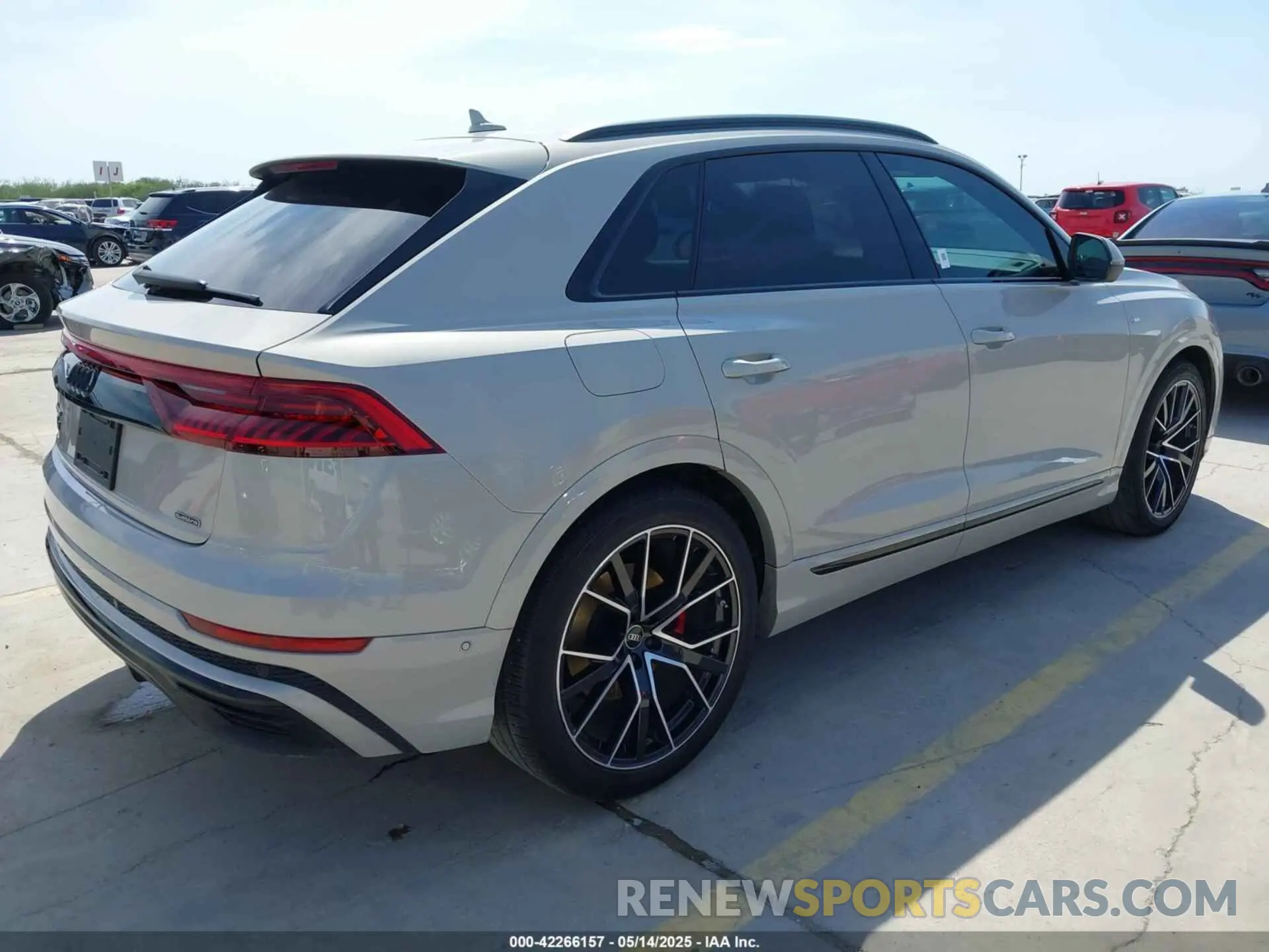 4 Фотография поврежденного автомобиля WA1FVBF19ND026016 AUDI Q8 2022