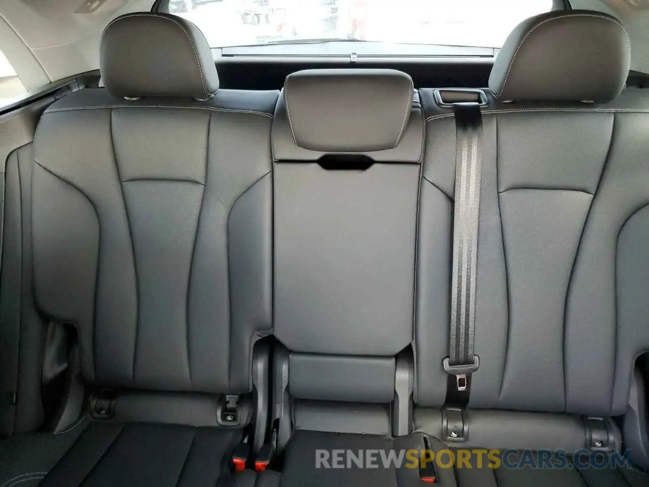 10 Photograph of a damaged car WA1FVBF19ND032284 AUDI Q8 2022