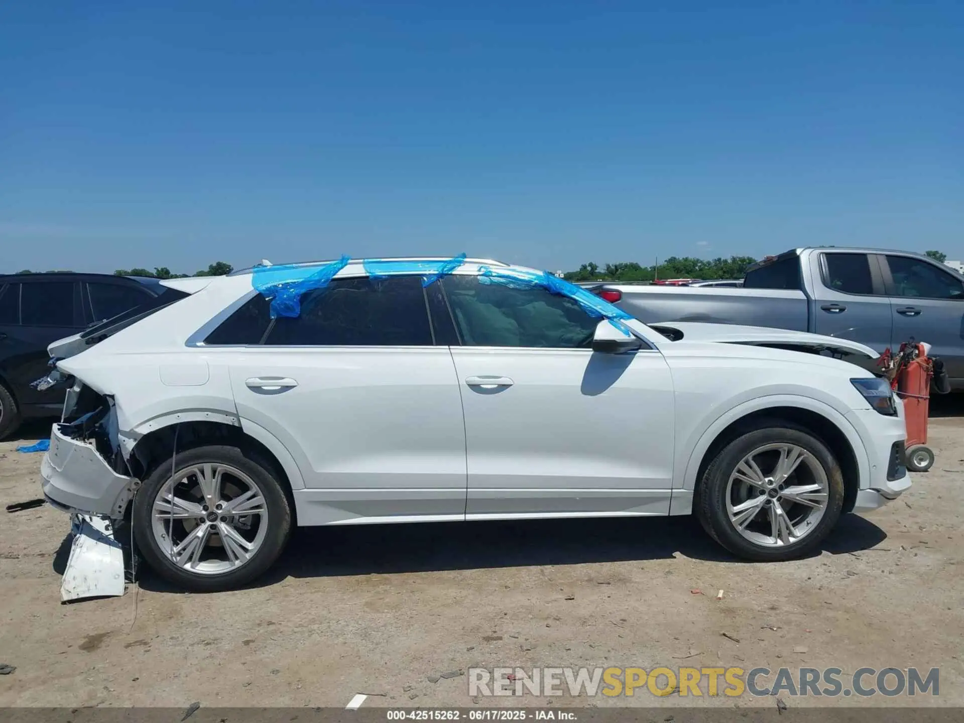 13 Фотография поврежденного автомобиля WA1AVBF15PD026057 AUDI Q8 2023
