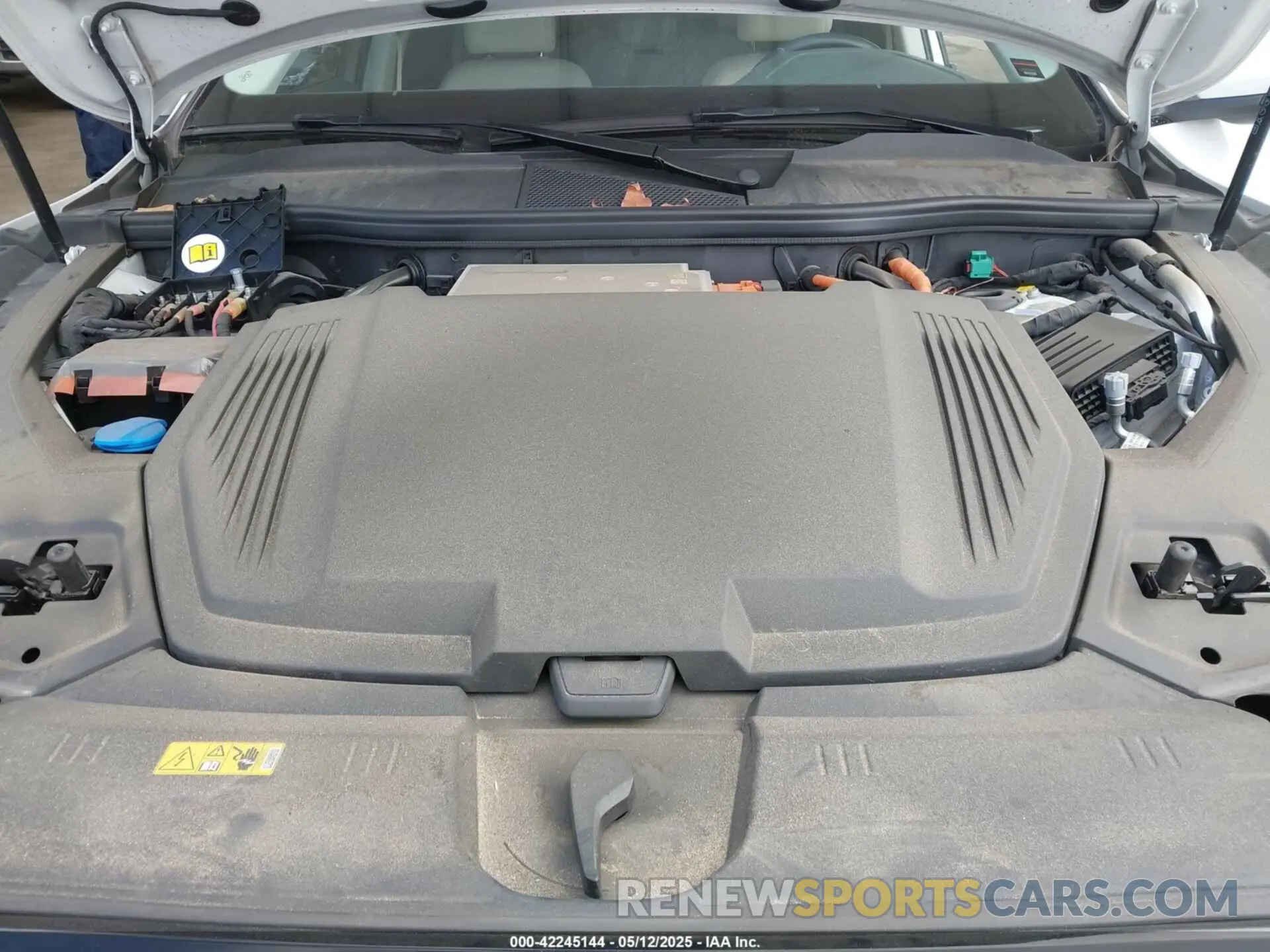 10 Фотография поврежденного автомобиля WA14AAGE5RB012744 AUDI Q8 E-TRON 2024