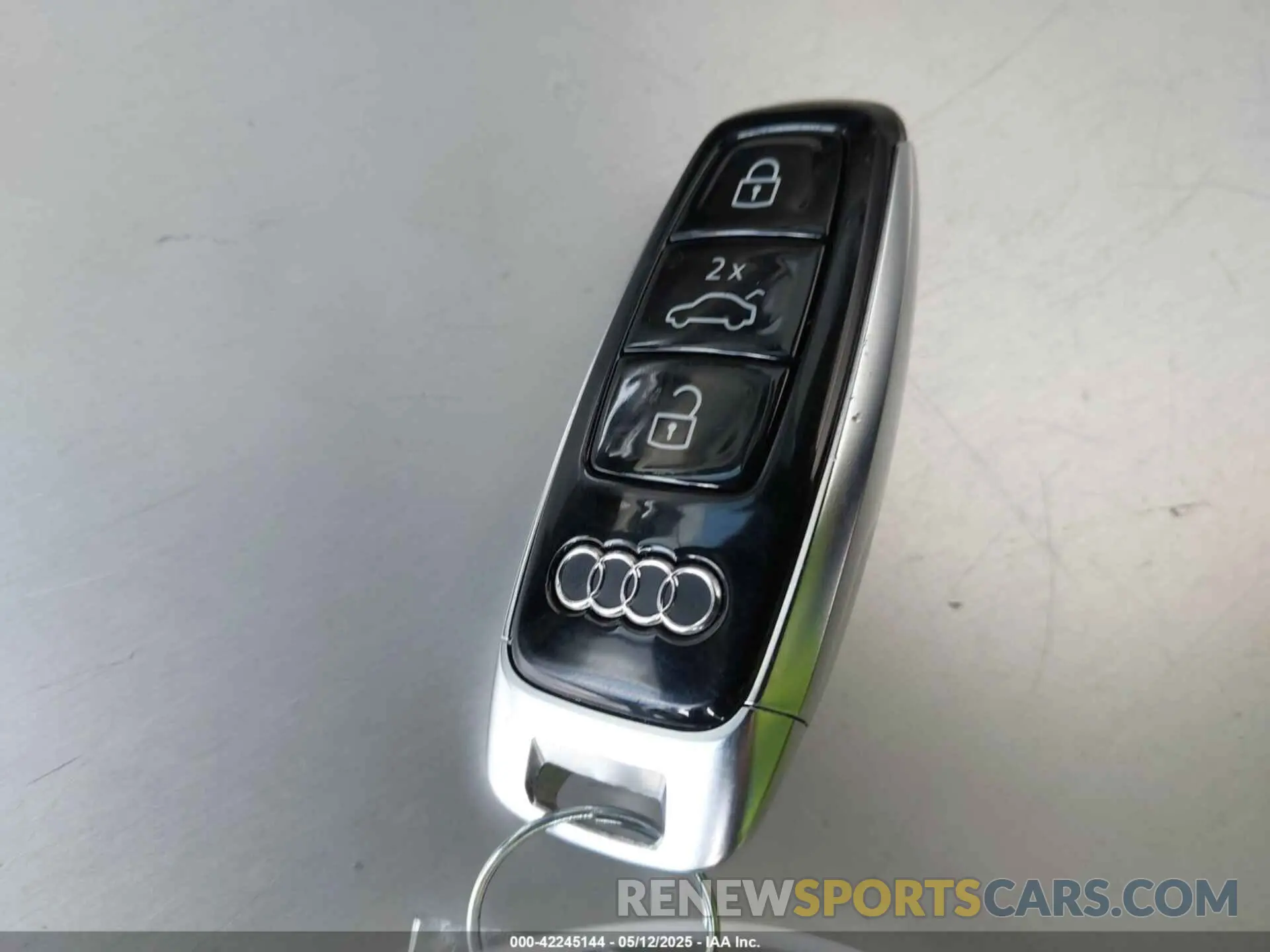 11 Фотография поврежденного автомобиля WA14AAGE5RB012744 AUDI Q8 E-TRON 2024