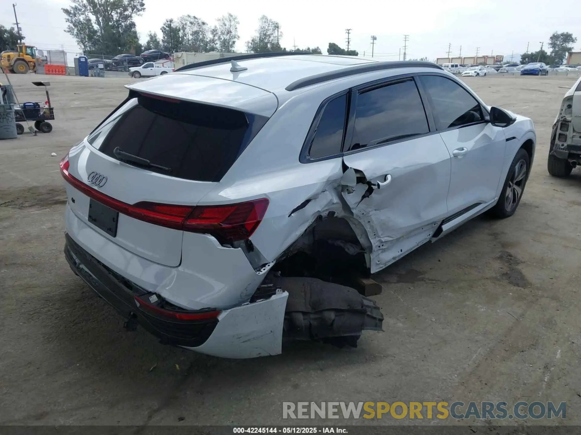 4 Фотография поврежденного автомобиля WA14AAGE5RB012744 AUDI Q8 E-TRON 2024