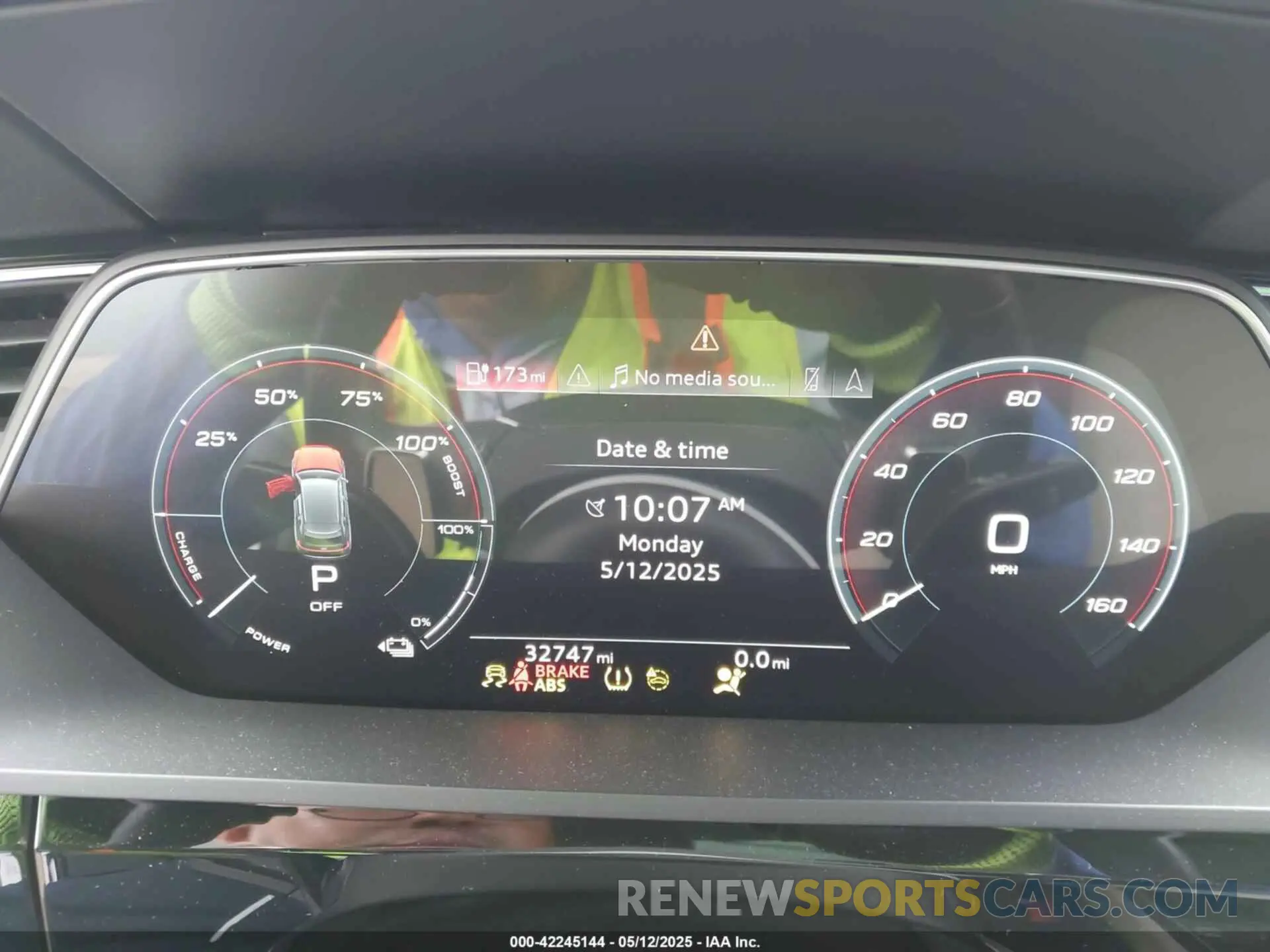 7 Фотография поврежденного автомобиля WA14AAGE5RB012744 AUDI Q8 E-TRON 2024