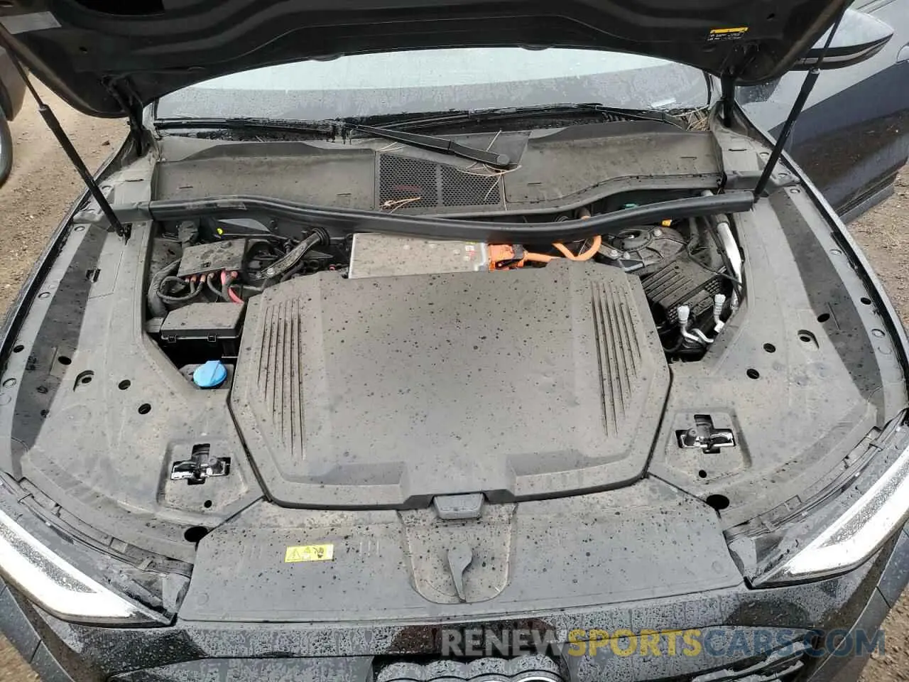 12 Photograph of a damaged car WA14AAGE5RB027891 AUDI Q8 E-TRON 2024