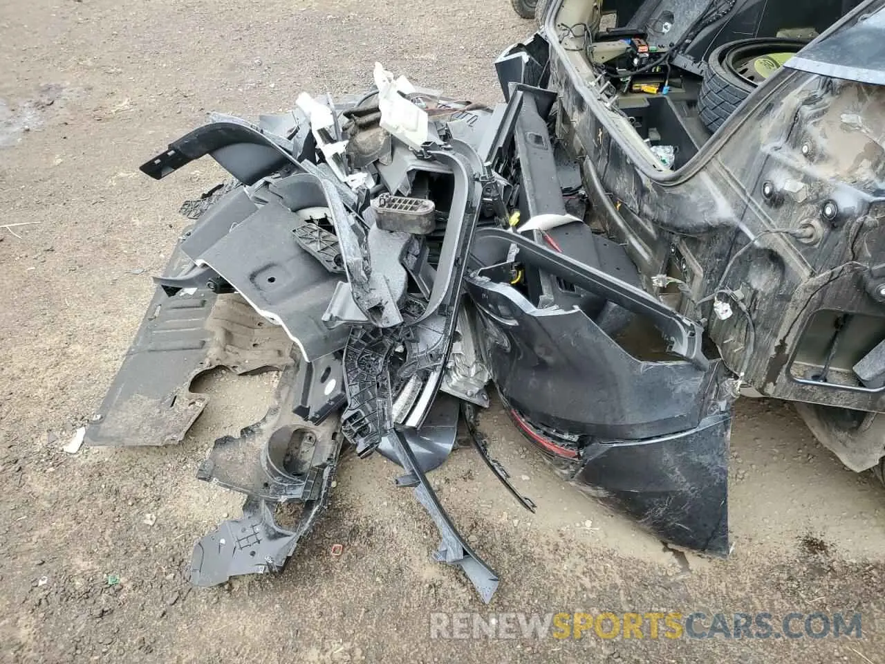 13 Photograph of a damaged car WA14AAGE5RB027891 AUDI Q8 E-TRON 2024