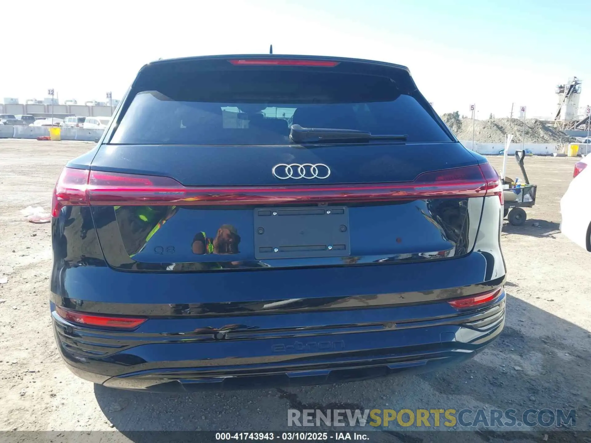17 Photograph of a damaged car WA14AAGE5RB046859 AUDI Q8 E-TRON 2024