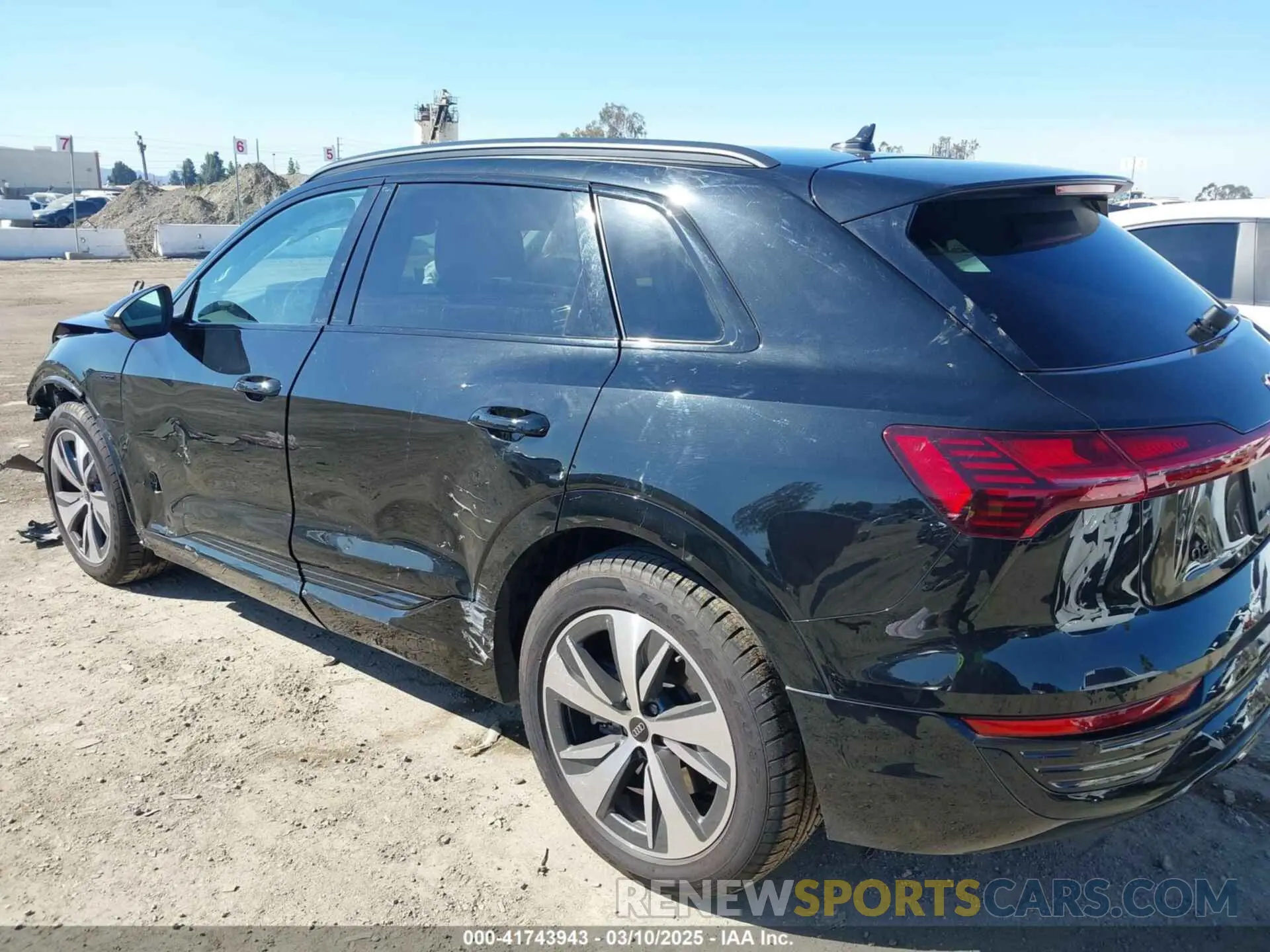 6 Photograph of a damaged car WA14AAGE5RB046859 AUDI Q8 E-TRON 2024