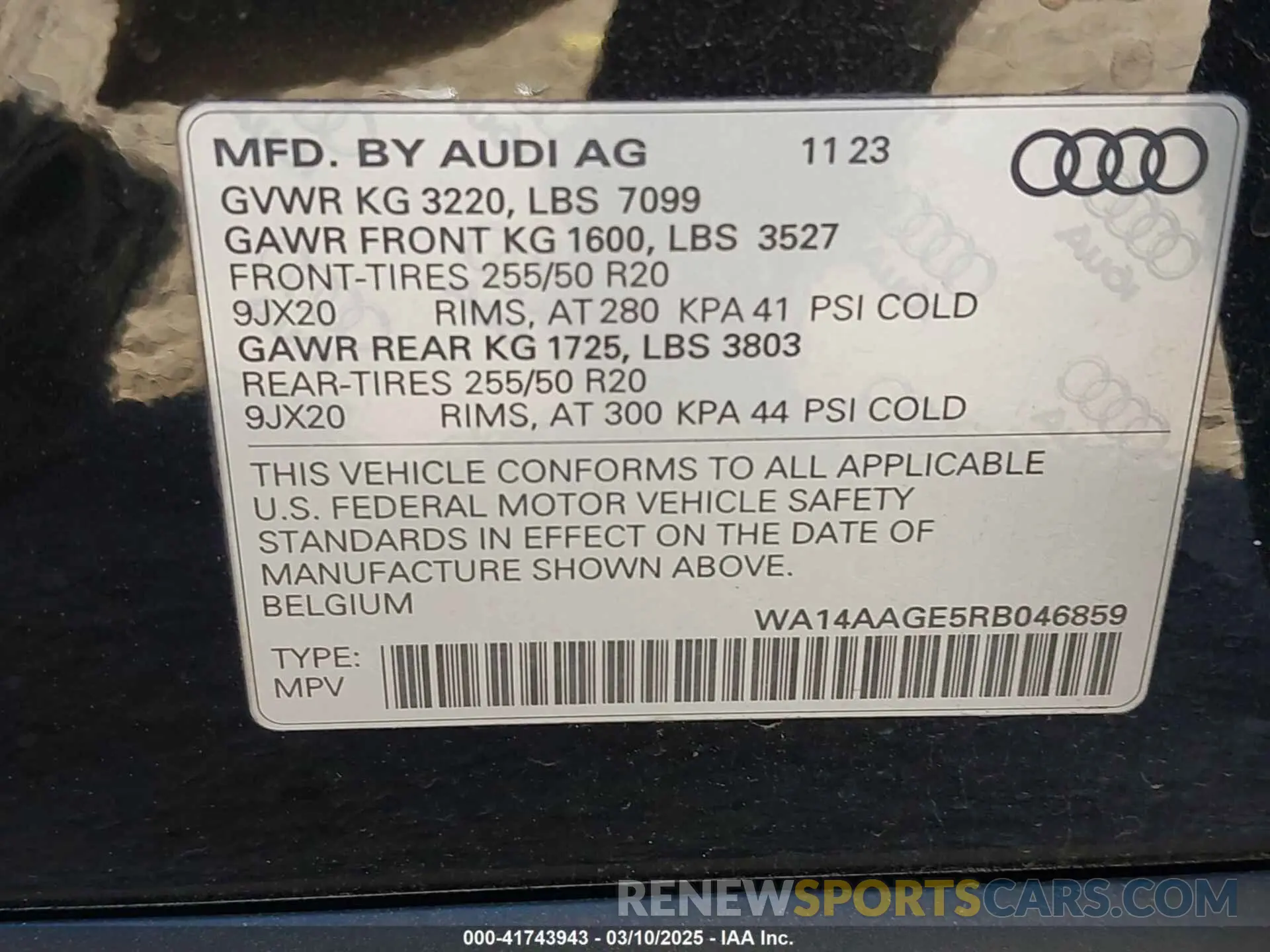 9 Photograph of a damaged car WA14AAGE5RB046859 AUDI Q8 E-TRON 2024