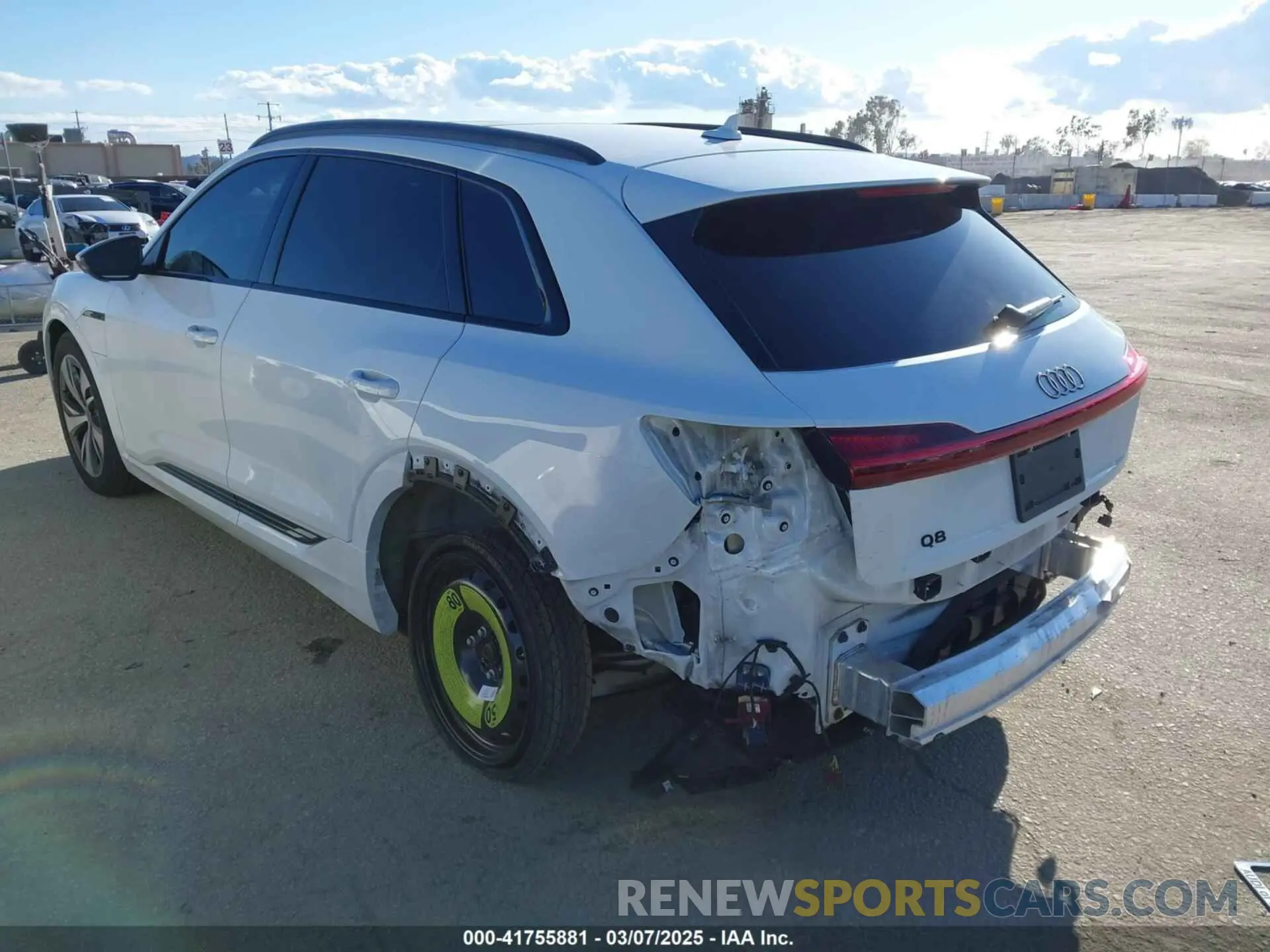 3 Photograph of a damaged car WA14AAGE7RB020683 AUDI Q8 E-TRON 2024