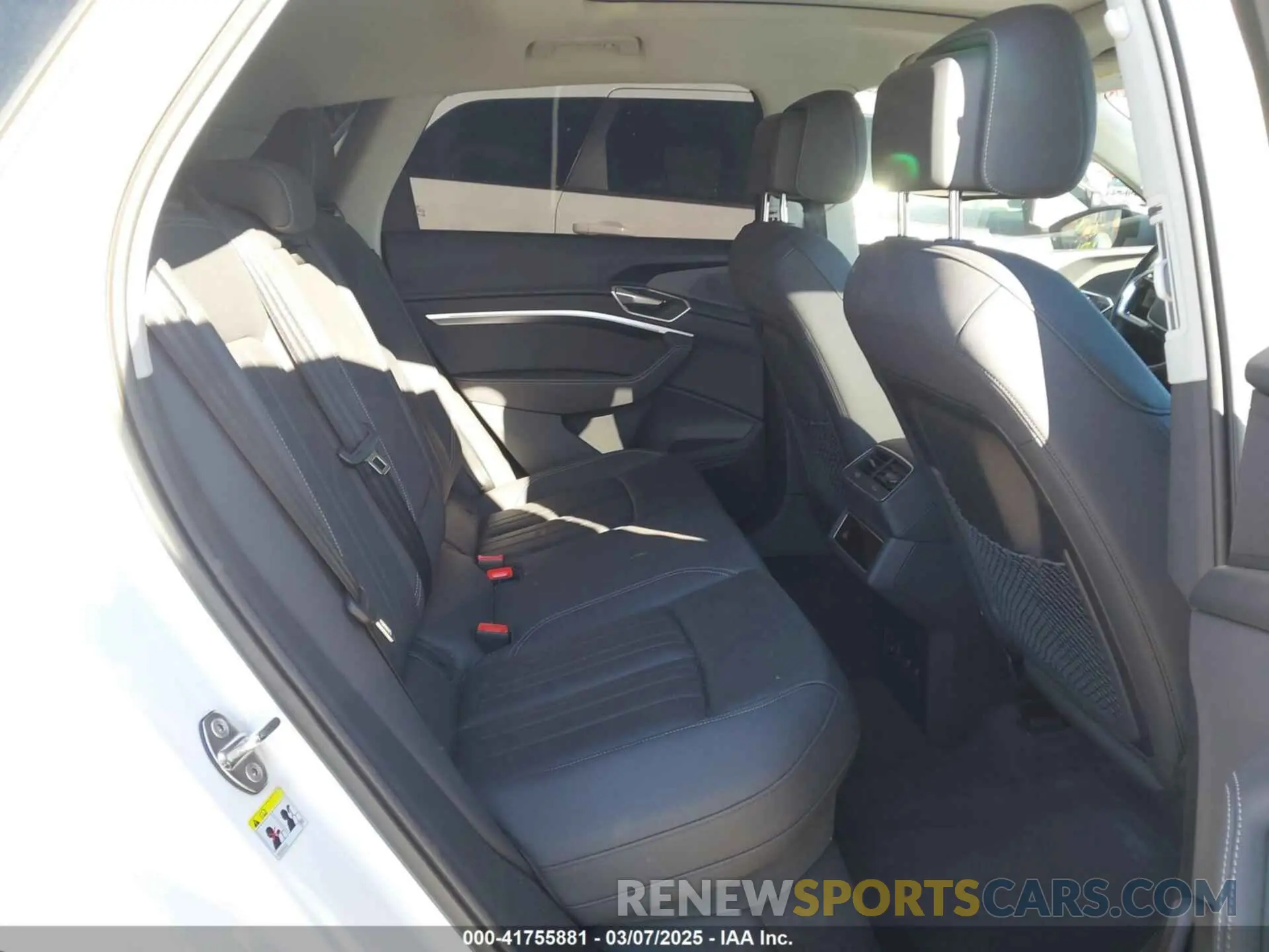 8 Photograph of a damaged car WA14AAGE7RB020683 AUDI Q8 E-TRON 2024