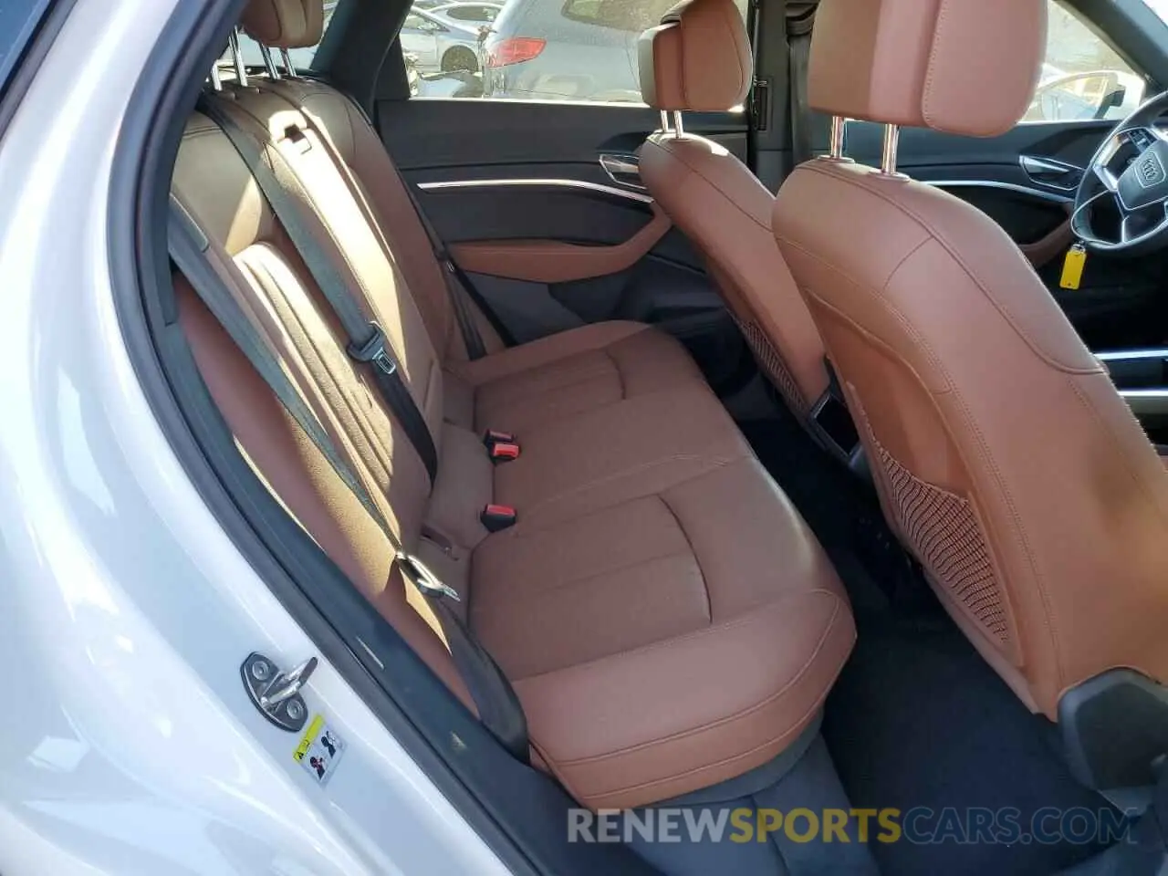 11 Photograph of a damaged car WA14AAGEXRB023271 AUDI Q8 E-TRON 2024