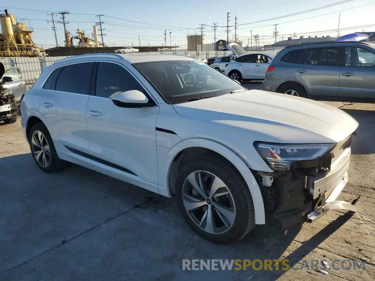 4 Photograph of a damaged car WA14AAGEXRB023271 AUDI Q8 E-TRON 2024
