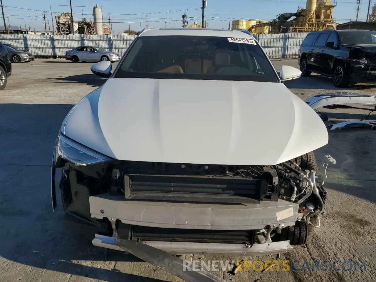 5 Photograph of a damaged car WA14AAGEXRB023271 AUDI Q8 E-TRON 2024
