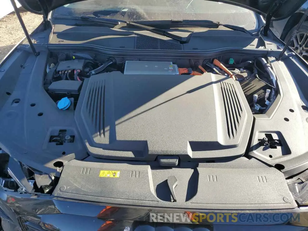 12 Фотография поврежденного автомобиля WA15AAGE0RB015202 AUDI Q8 E-TRON 2024