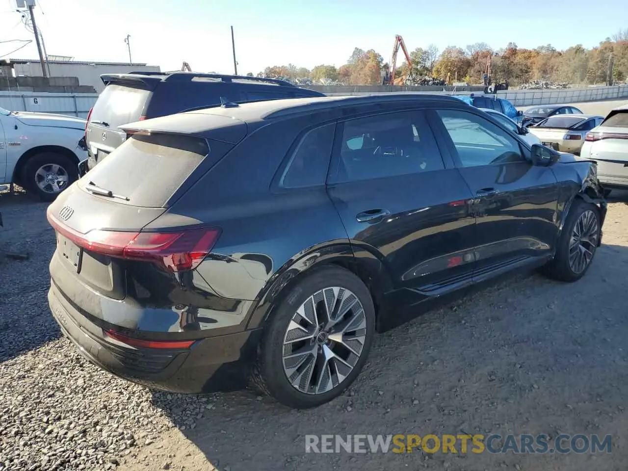 3 Фотография поврежденного автомобиля WA15AAGE0RB015202 AUDI Q8 E-TRON 2024