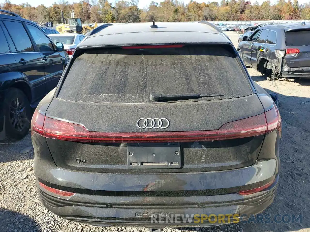 6 Фотография поврежденного автомобиля WA15AAGE0RB015202 AUDI Q8 E-TRON 2024