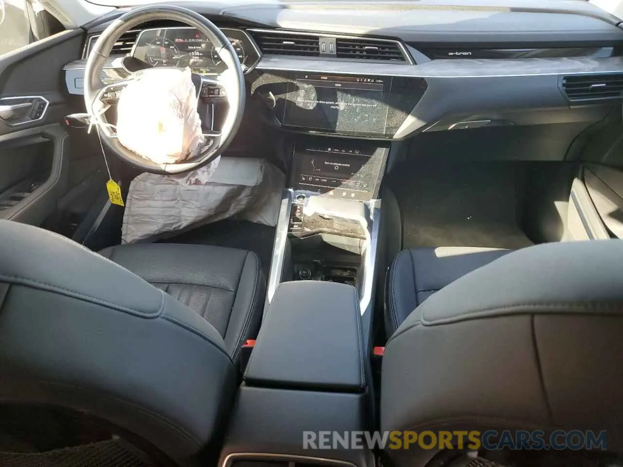 8 Фотография поврежденного автомобиля WA15AAGE0RB015202 AUDI Q8 E-TRON 2024
