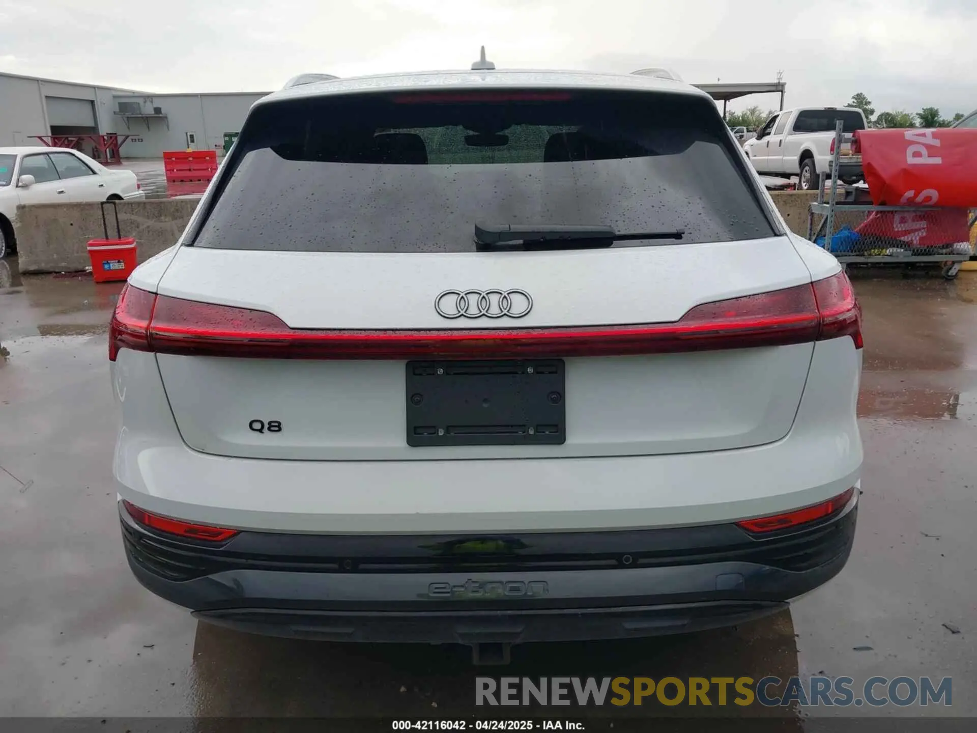 17 Photograph of a damaged car WA15AAGE0RB026474 AUDI Q8 E-TRON 2024