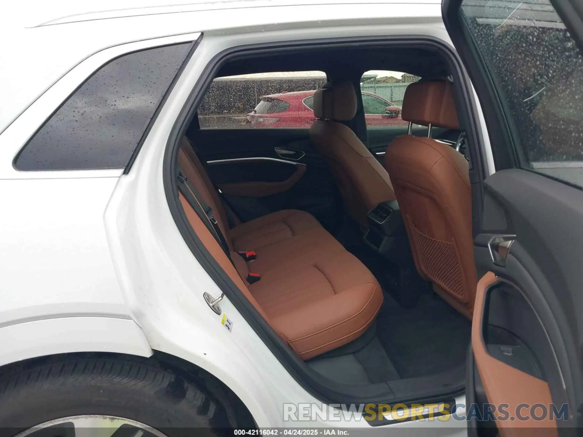8 Photograph of a damaged car WA15AAGE0RB026474 AUDI Q8 E-TRON 2024