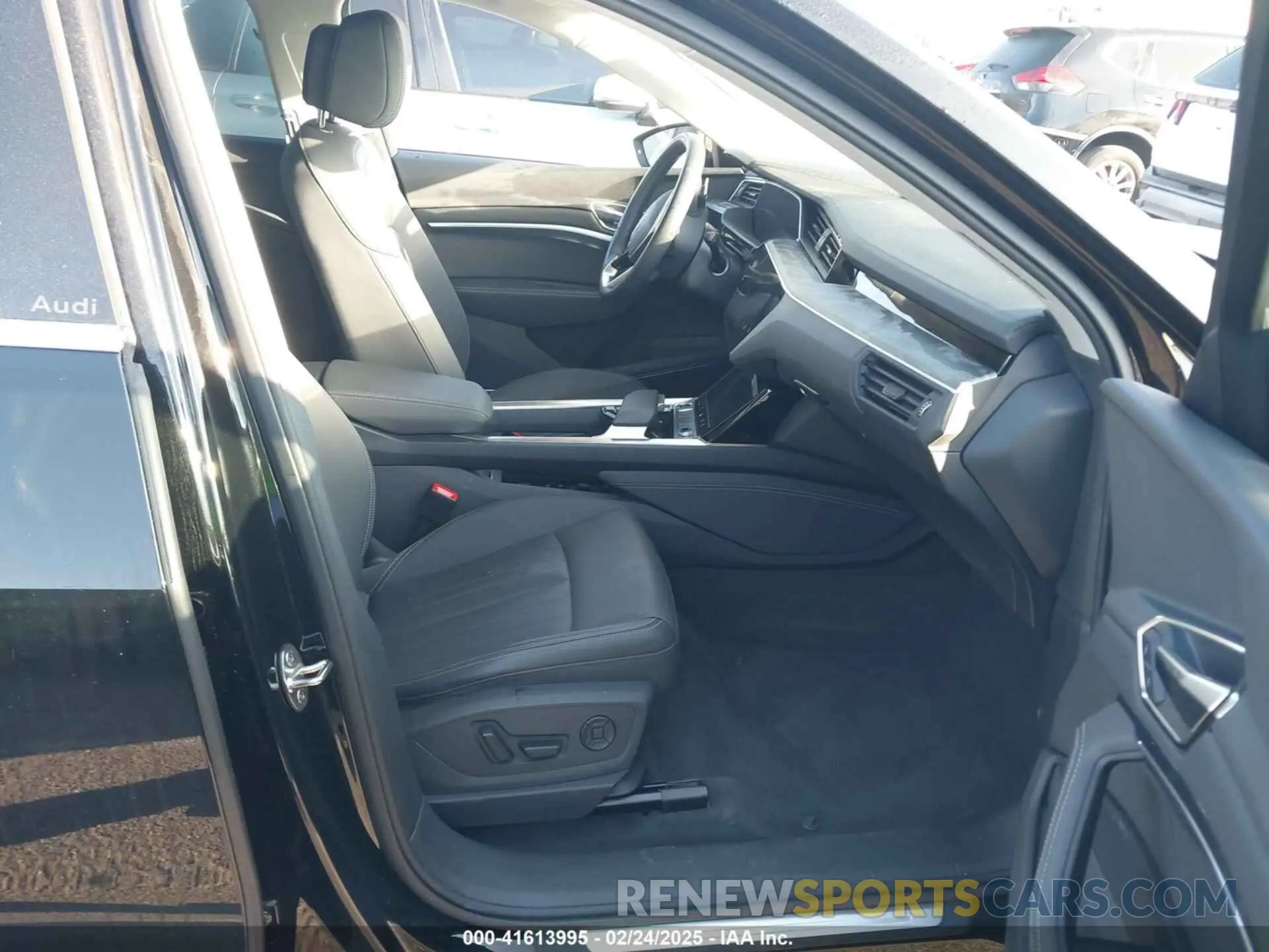 5 Photograph of a damaged car WA15AAGE2RB010955 AUDI Q8 E-TRON 2024