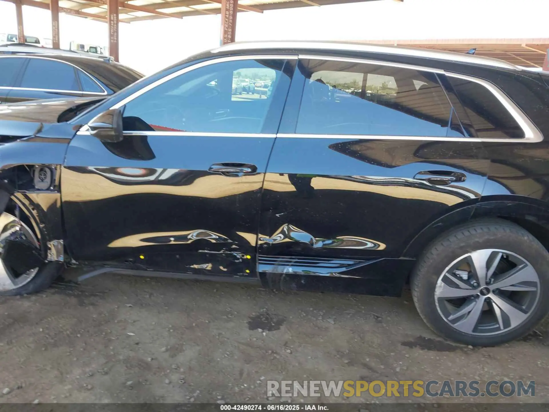 14 Photograph of a damaged car WA15AAGE2RB033698 AUDI Q8 E-TRON 2024