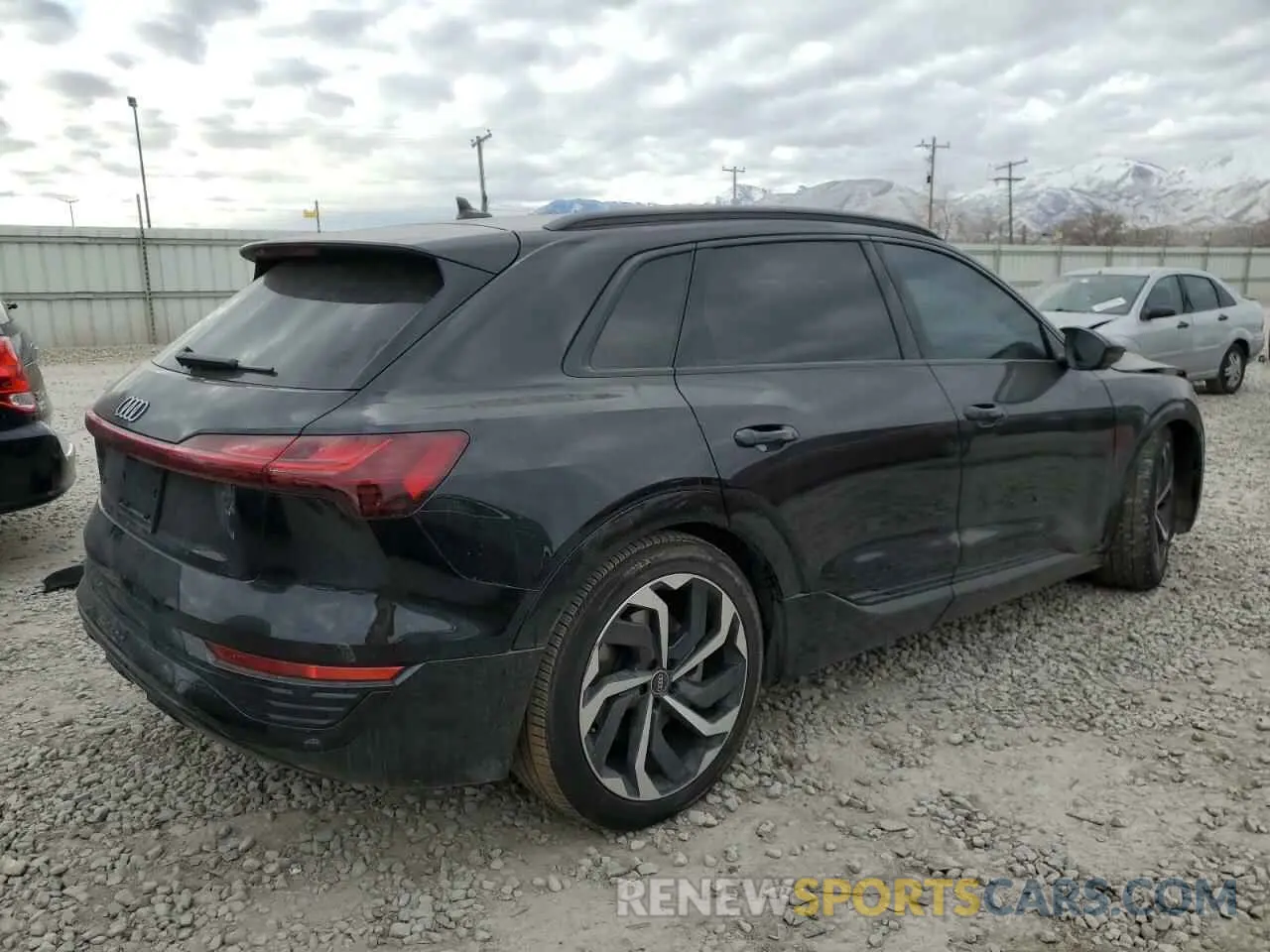 3 Фотография поврежденного автомобиля WA15AAGE3RB027165 AUDI Q8 E-TRON 2024