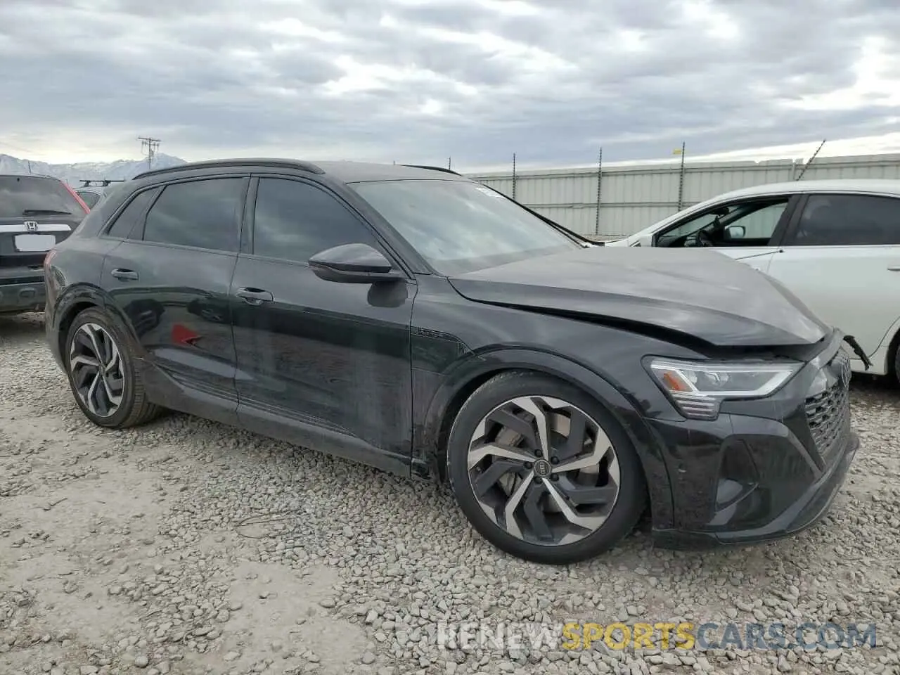 4 Фотография поврежденного автомобиля WA15AAGE3RB027165 AUDI Q8 E-TRON 2024