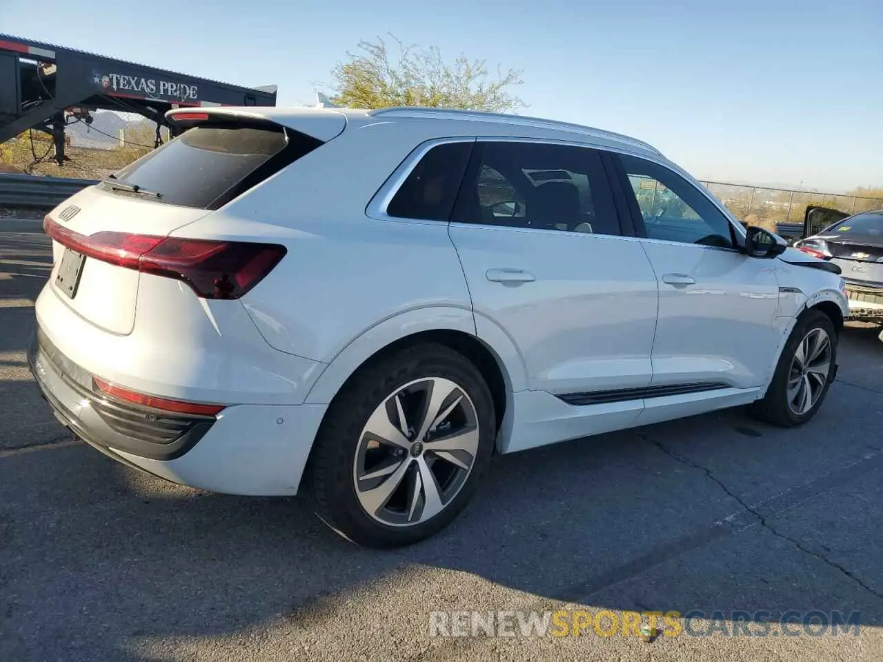 3 Photograph of a damaged car WA15AAGE3RB031412 AUDI Q8 E-TRON 2024