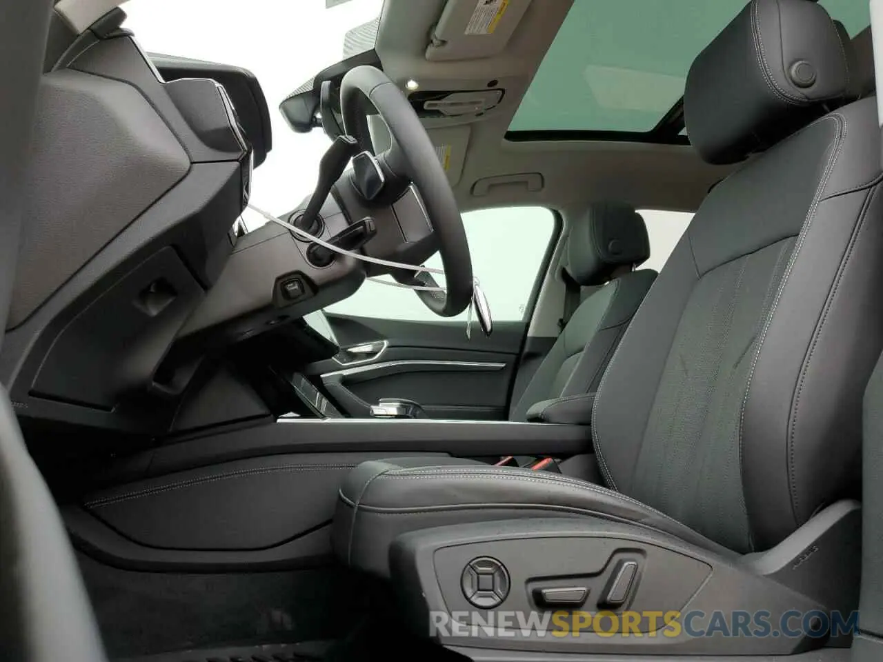 7 Фотография поврежденного автомобиля WA15AAGE4RB019575 AUDI Q8 E-TRON 2024