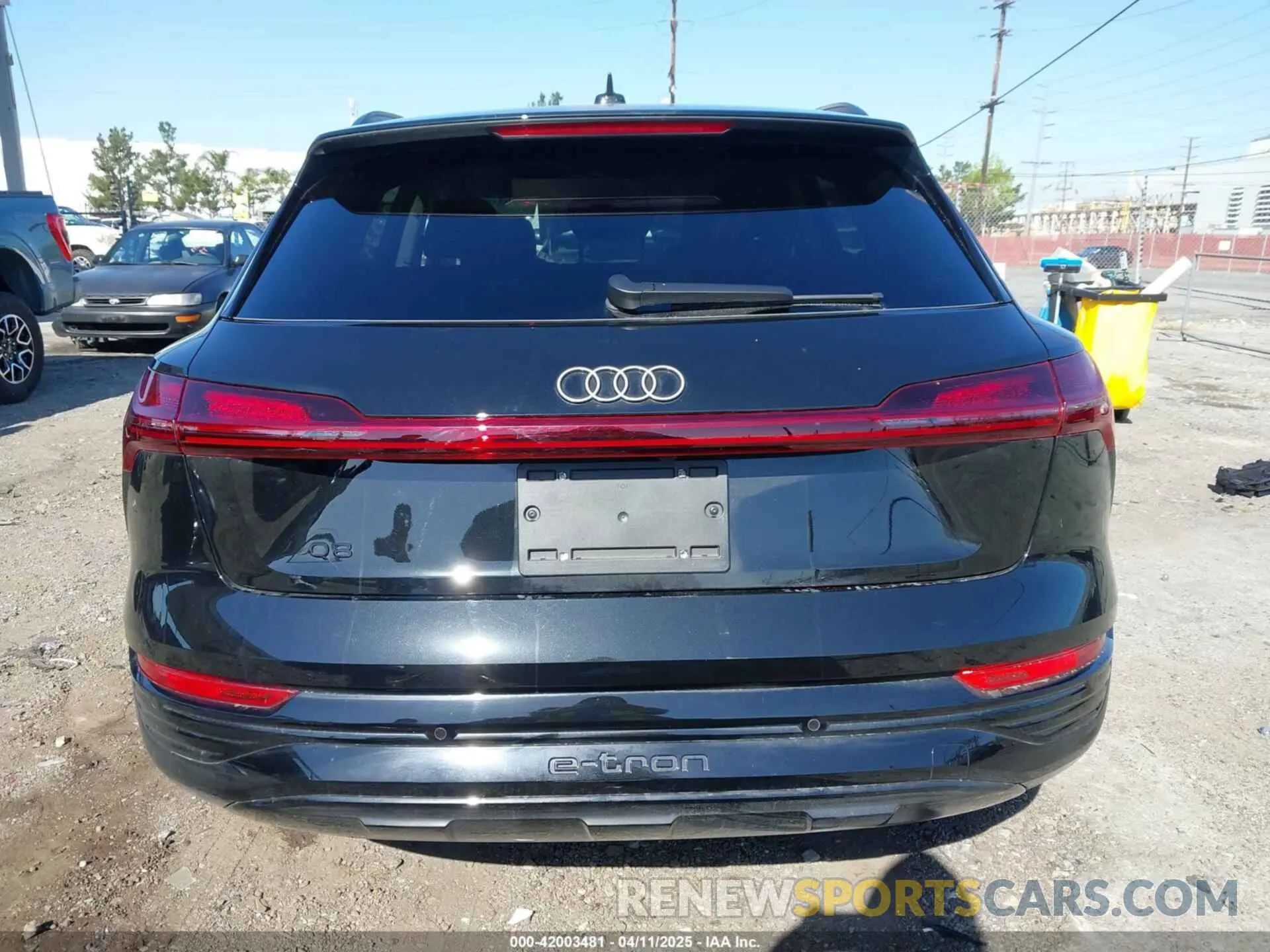 17 Photograph of a damaged car WA15AAGE5RB058692 AUDI Q8 E-TRON 2024