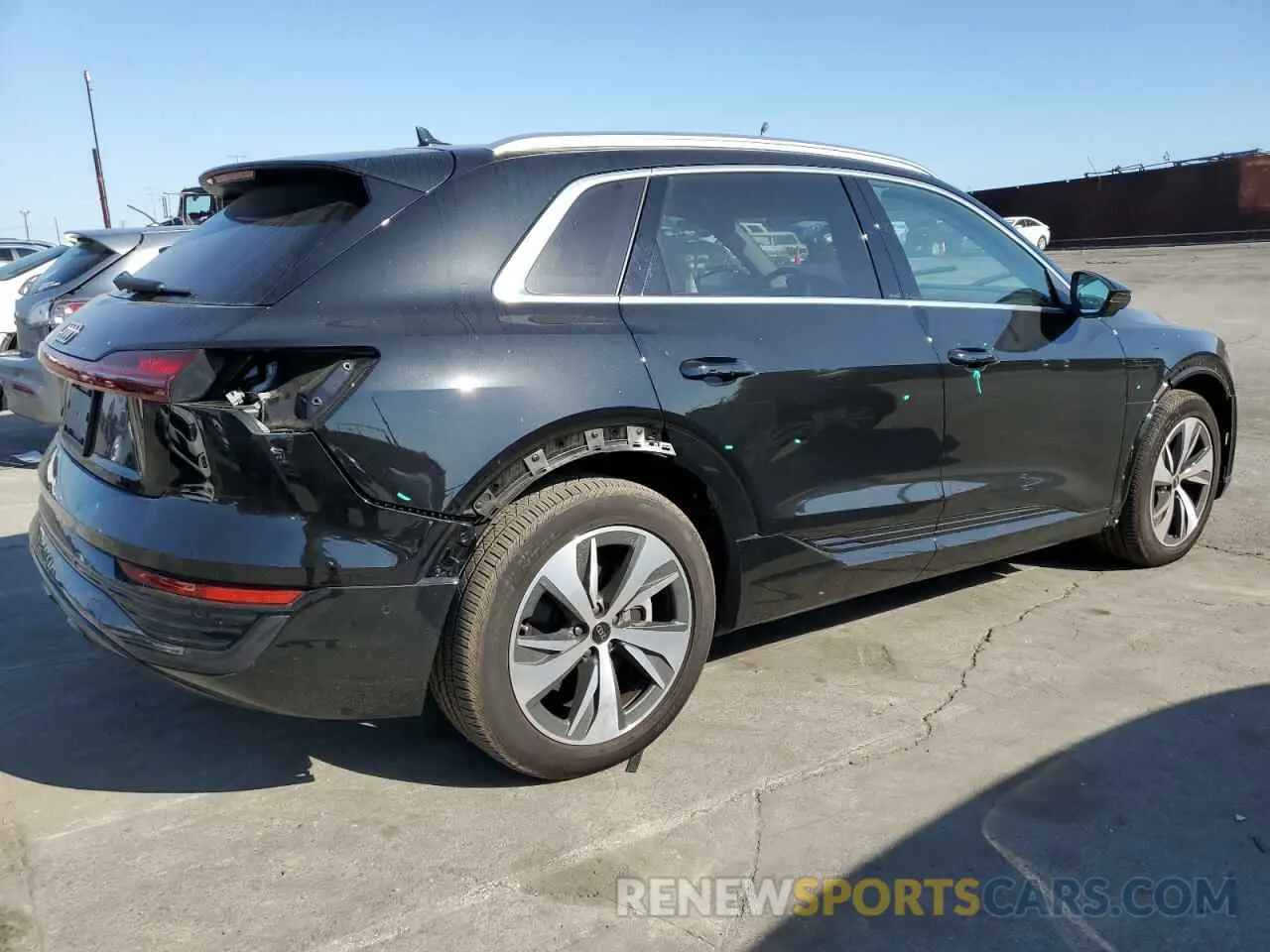 3 Фотография поврежденного автомобиля WA15AAGE7RB004262 AUDI Q8 E-TRON 2024