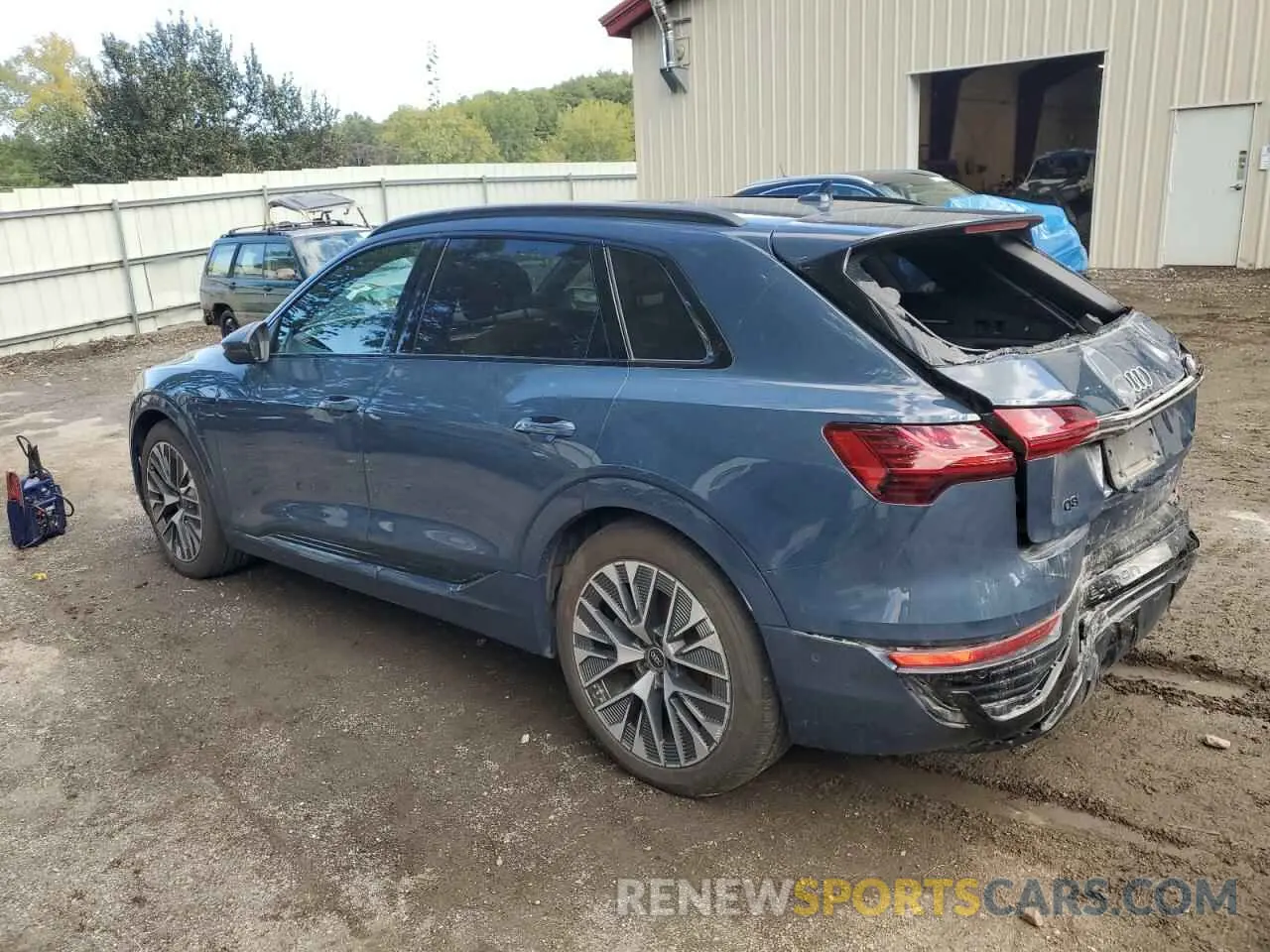 2 Фотография поврежденного автомобиля WA15AAGE7RB021353 AUDI Q8 E-TRON 2024