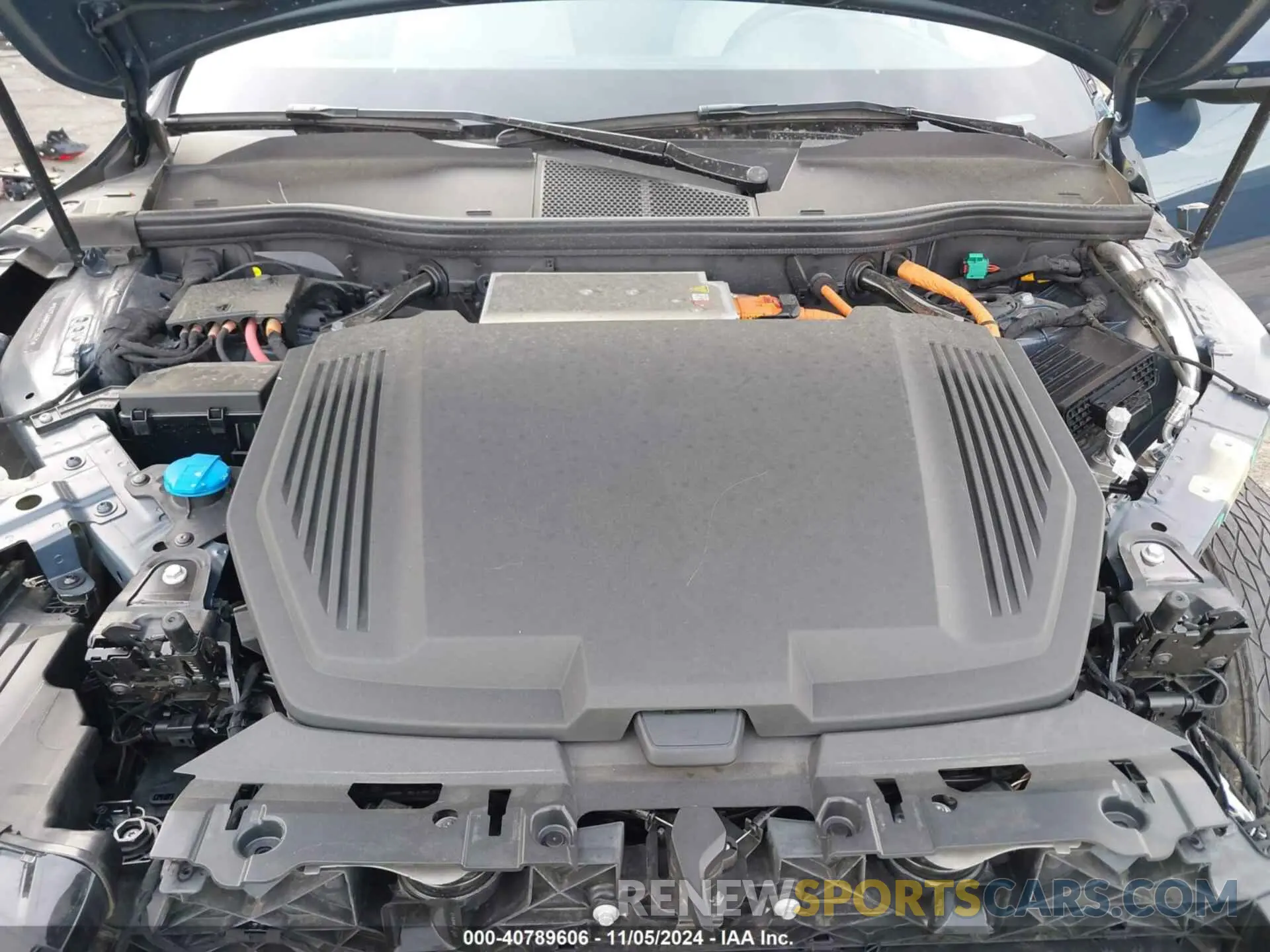 10 Photograph of a damaged car WA15AAGE8RB015531 AUDI Q8 E-TRON 2024