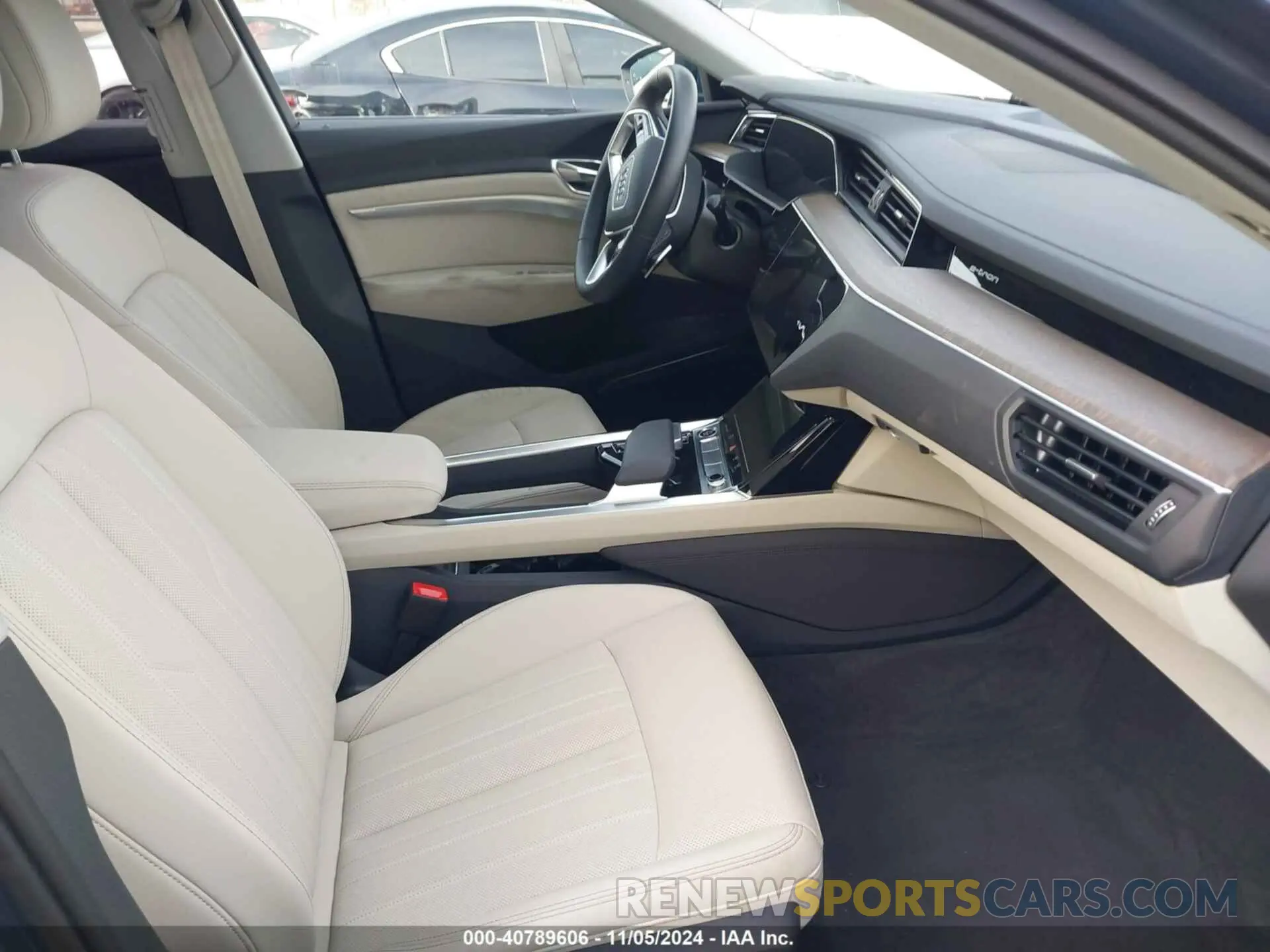 5 Photograph of a damaged car WA15AAGE8RB015531 AUDI Q8 E-TRON 2024