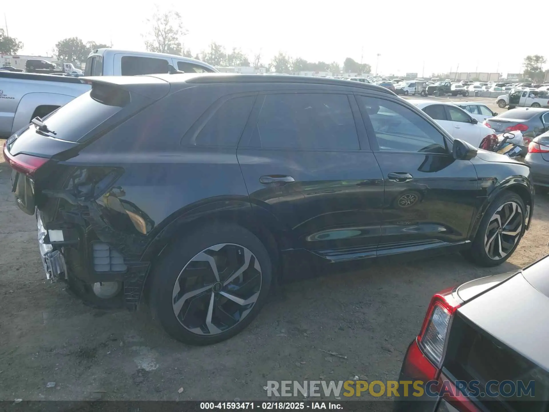 14 Фотография поврежденного автомобиля WA15AAGE8RB036637 AUDI Q8 E-TRON 2024