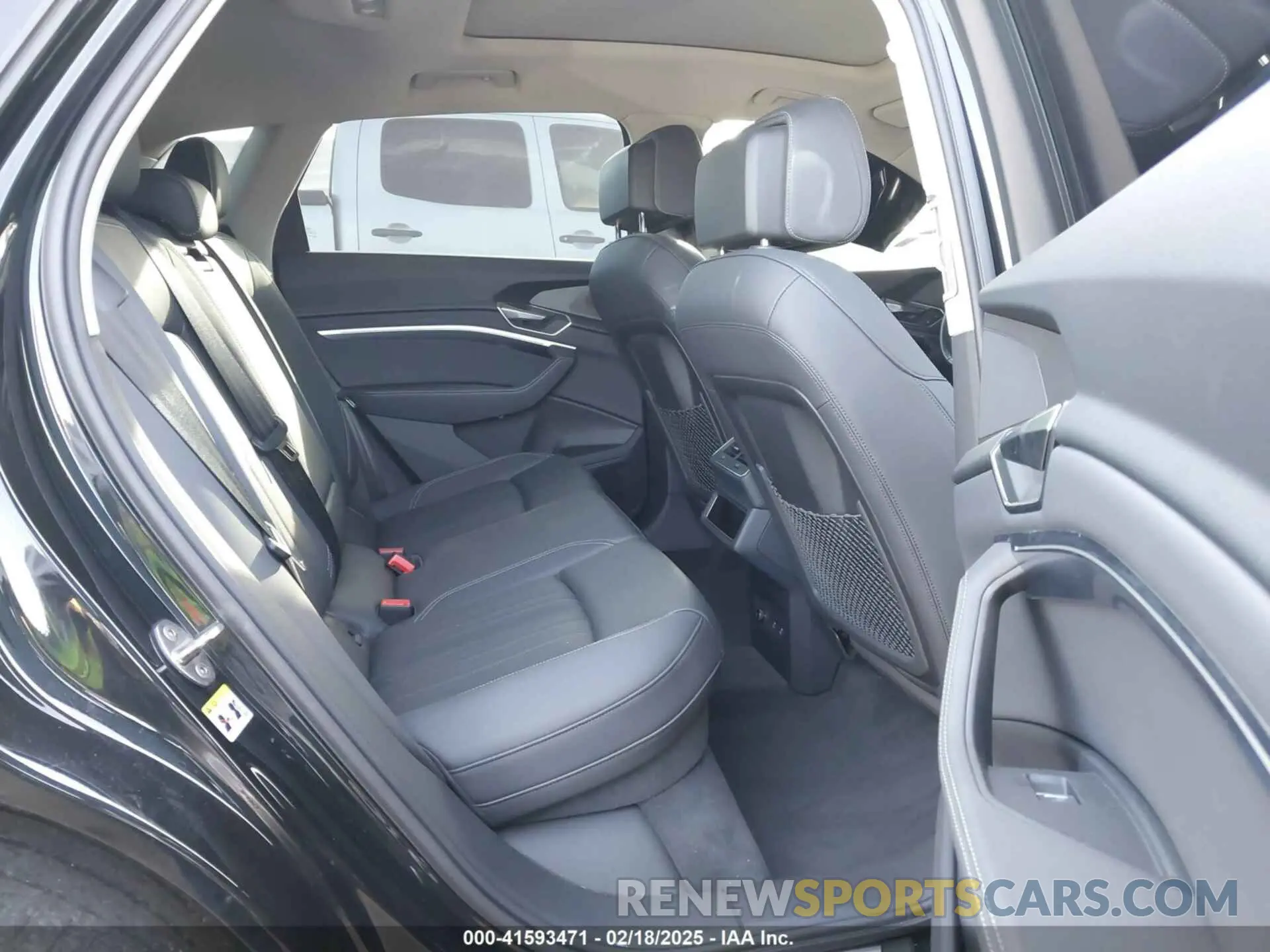 8 Фотография поврежденного автомобиля WA15AAGE8RB036637 AUDI Q8 E-TRON 2024