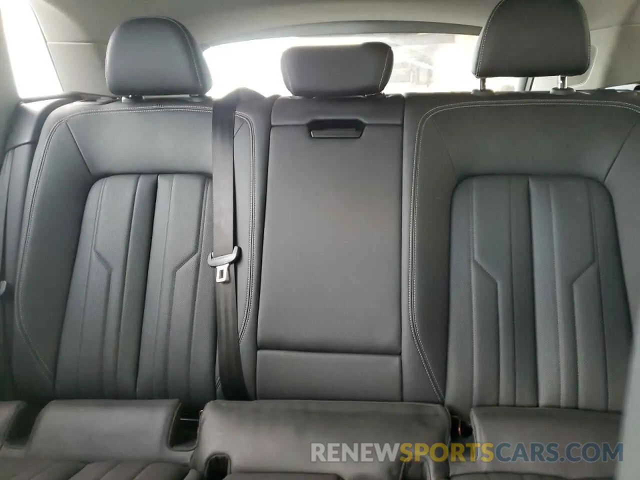 10 Photograph of a damaged car WA15AAGEXRB027535 AUDI Q8 E-TRON 2024