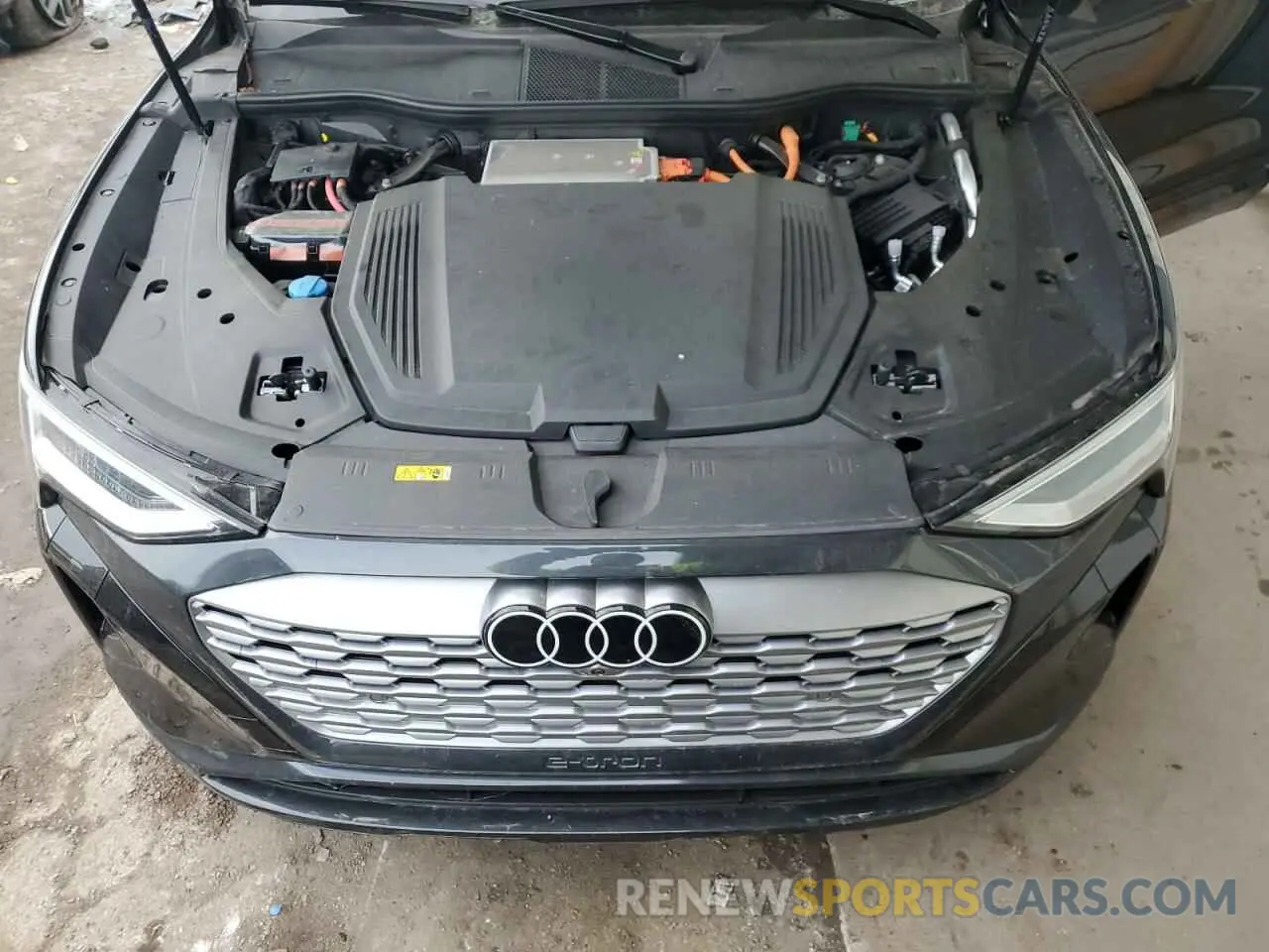 12 Photograph of a damaged car WA15AAGEXRB027535 AUDI Q8 E-TRON 2024