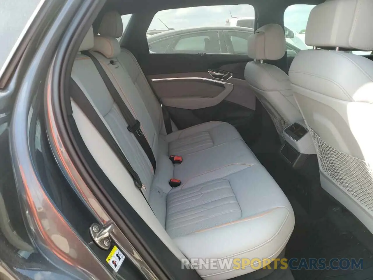 10 Фотография поврежденного автомобиля WA16AAGE2RB023404 AUDI Q8 E-TRON 2024