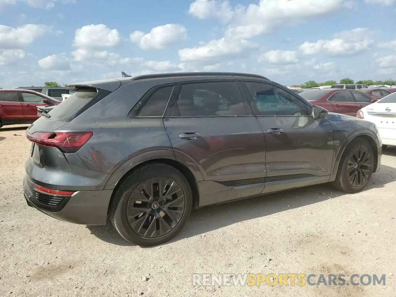 3 Фотография поврежденного автомобиля WA16AAGE2RB023404 AUDI Q8 E-TRON 2024